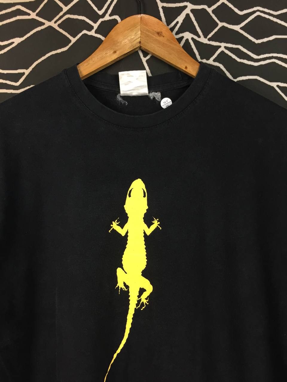 Vintage Vtg B&C European Style Tako Lizard Cyber Aesthetic Tee Size US L / EU 52-54 / 3 - 3 Thumbnail