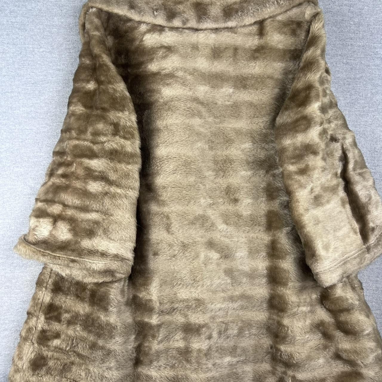 Vintage 1960s Vintage Fur Coat – Union Made, One Size, Size XL / US 12-14 / IT 48-50 - 3 Thumbnail