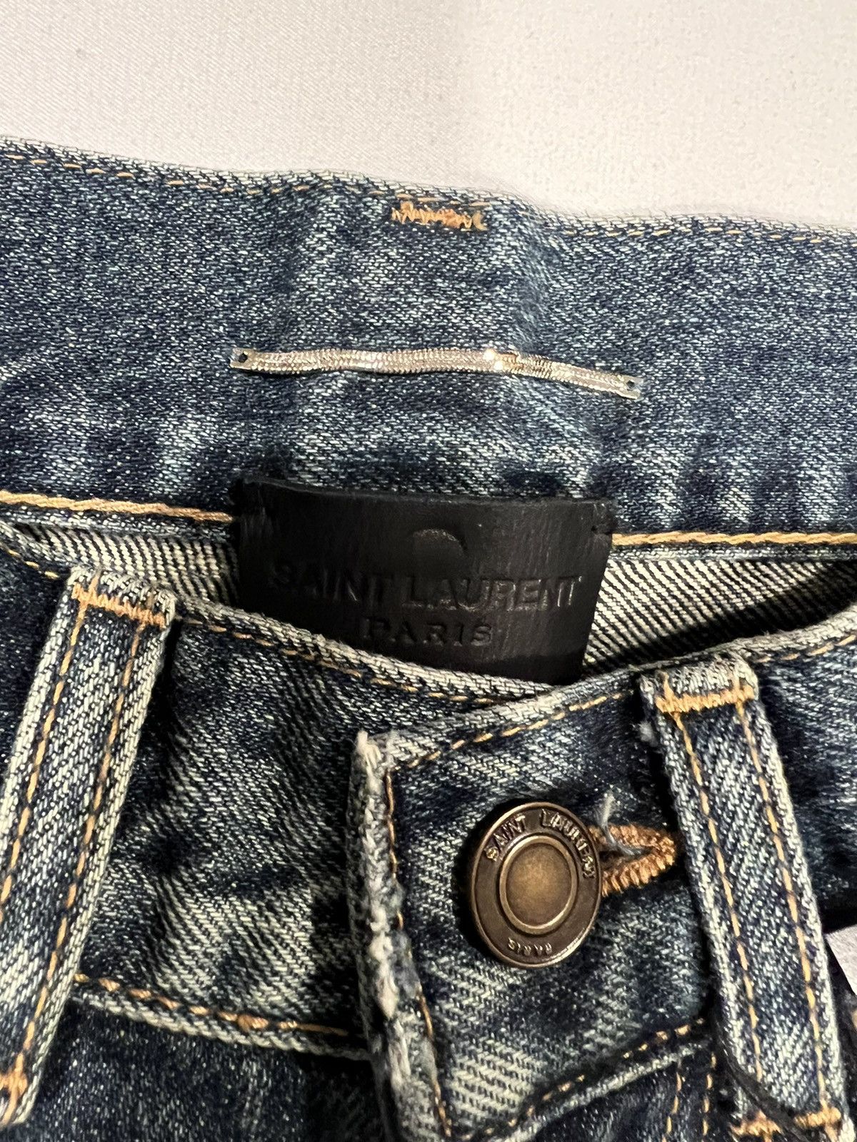 Saint Laurent Paris Saint Laurent men’s classic blue jeans. 26. $890 Size US 26 / EU 42 - 11 Thumbnail