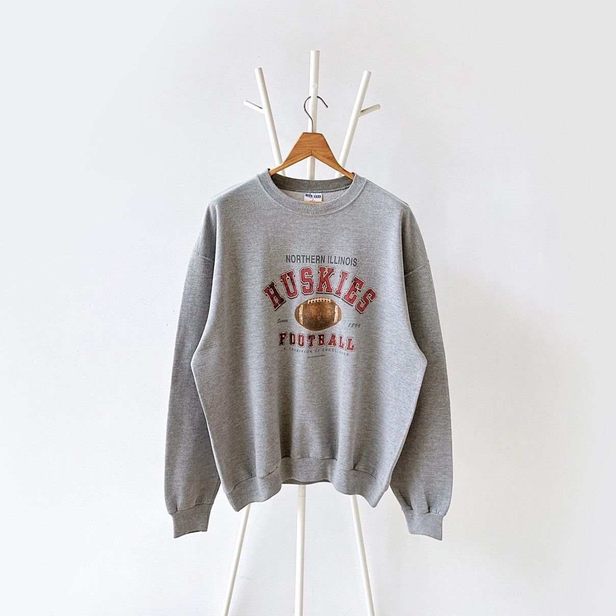 Vintage Vintage Northern Illinois Huskies athletic sweatshirt/ L Size US L / EU 52-54 / 3 - 1 Thumbnail