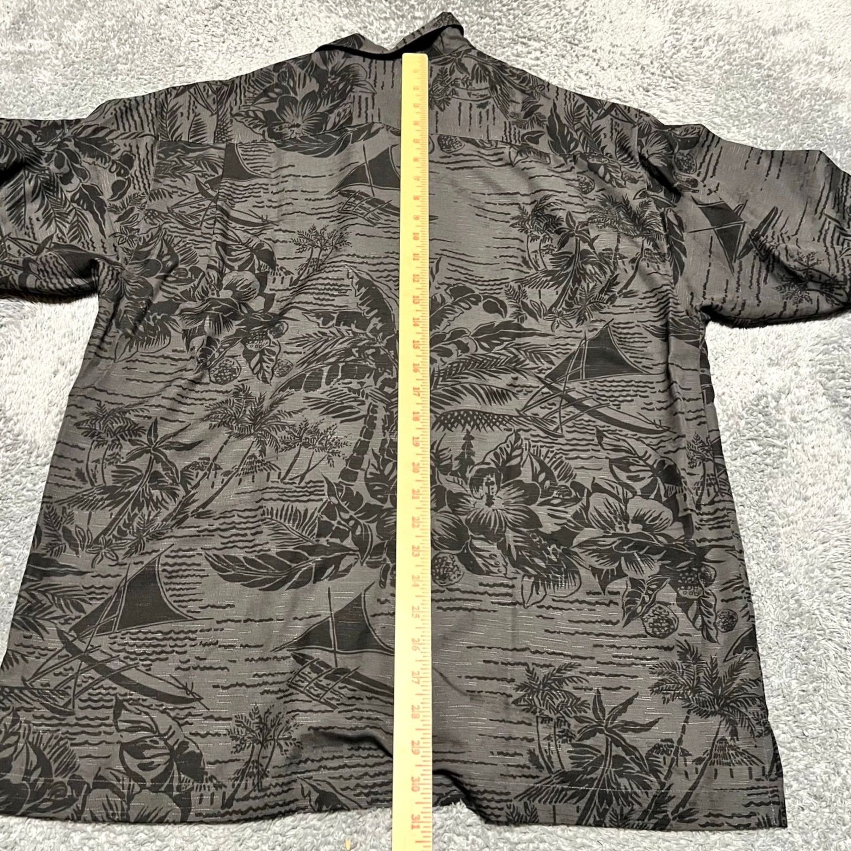 Tommy Bahama Tommy Bahama Camp Shirt Mens Medium Gray Hawaiian Floral Silk Short Sleeve Mens Size US M / EU 48-50 / 2 - 6 Thumbnail