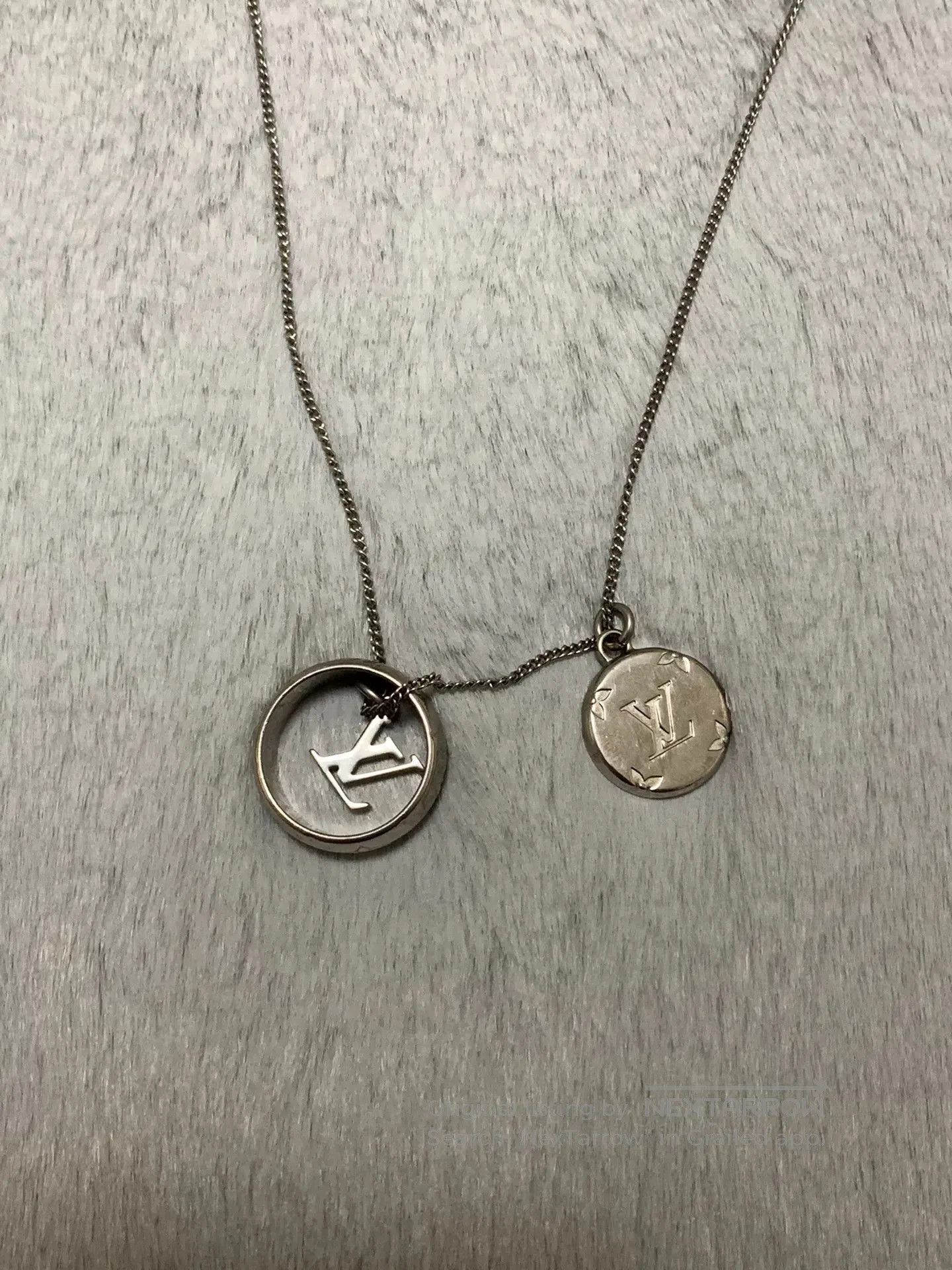 Louis Vuitton Louis Vuitton Monogram Pendant Necklace. Size ONE SIZE - 1 Thumbnail