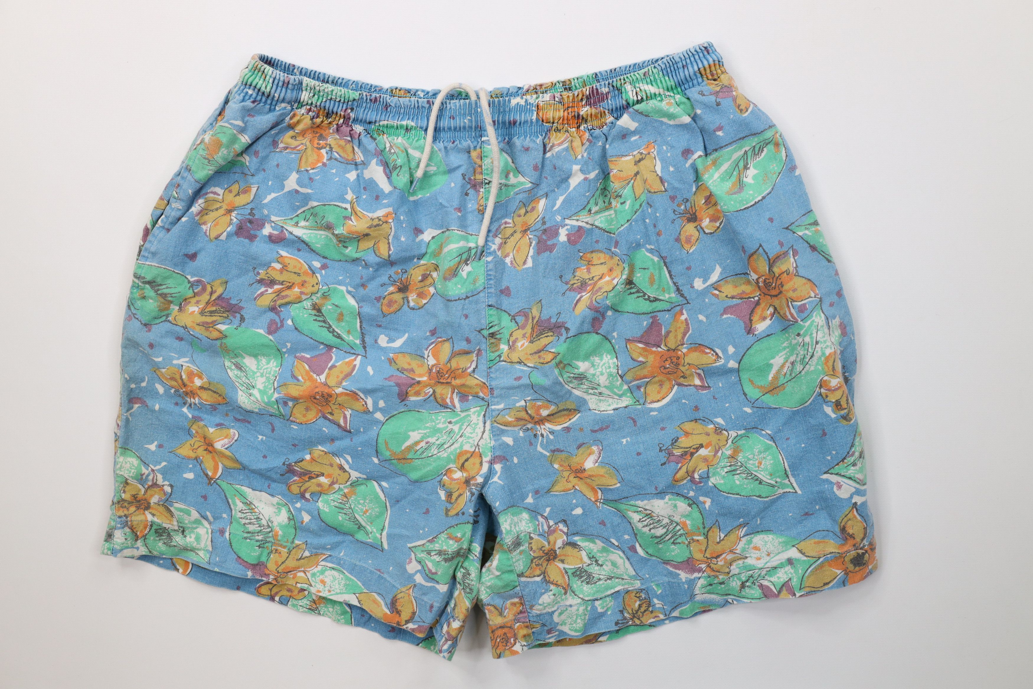 Vintage Vintage 90s Streetwear Above Knee Flower All Over Shorts Size US 34 / EU 50 - 1 Thumbnail