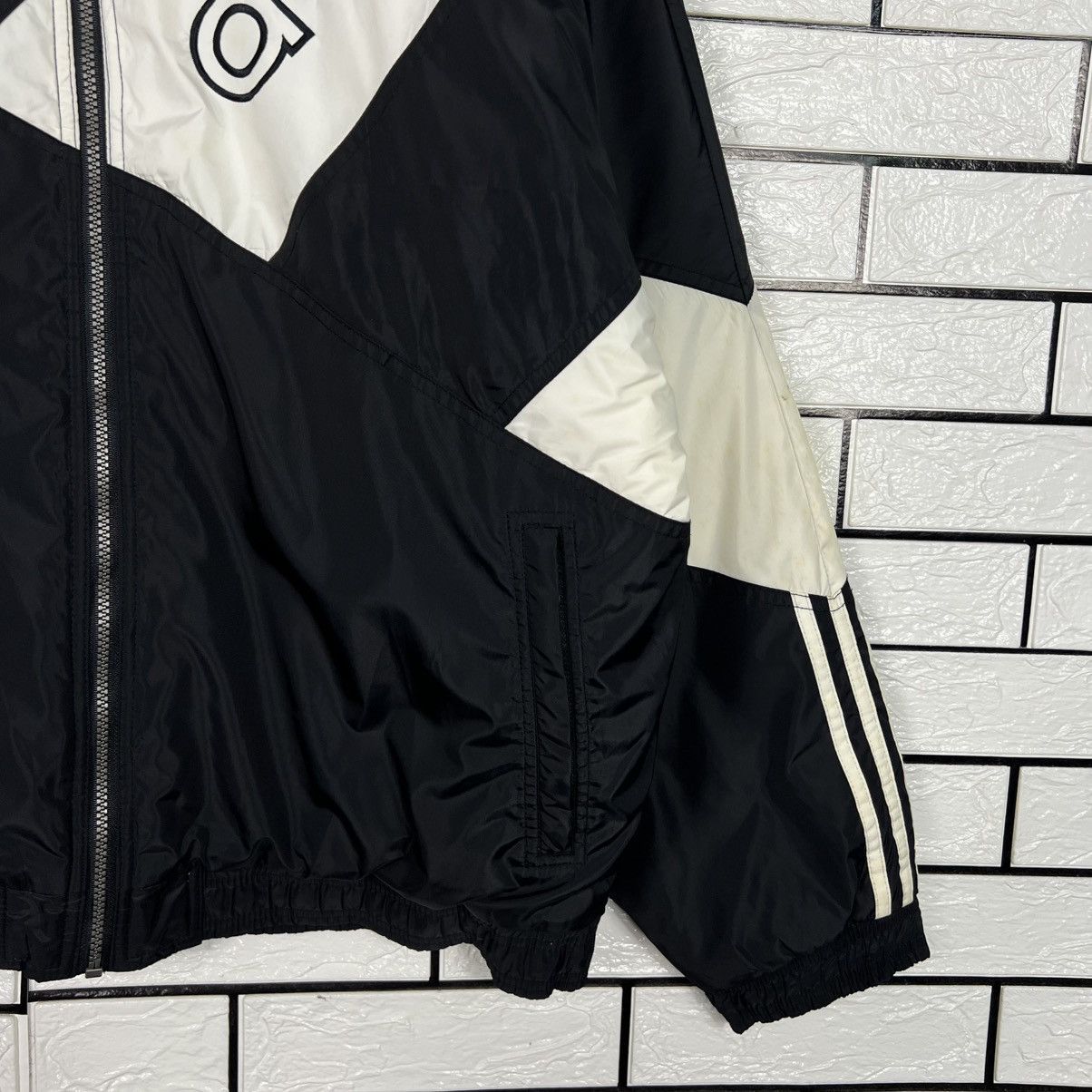 Adidas Vintage 90's ADIDAS Big Logo Windbreaker Jacket #4062-C185 Size US L / EU 52-54 / 3 - 6 Thumbnail