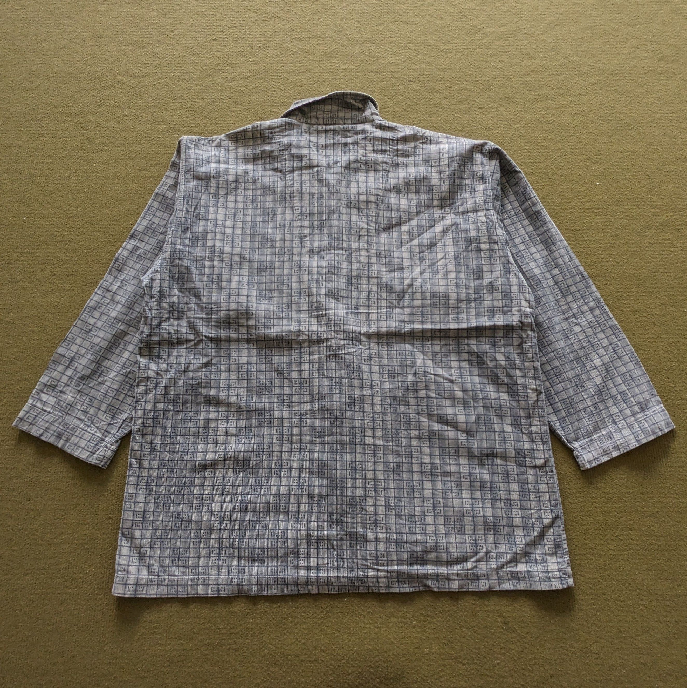 Givenchy Vintage GIVENCHY One Set Italian Brand Shirts Size US L / EU 52-54 / 3 - 3 Thumbnail