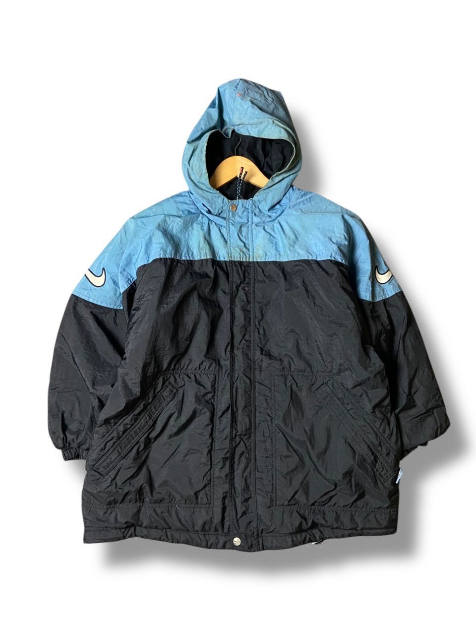 Vintage Nike Men’s Insulated Nylon Hooded Jacket (125) Size US M / EU 48-50 / 2 - 1 Thumbnail