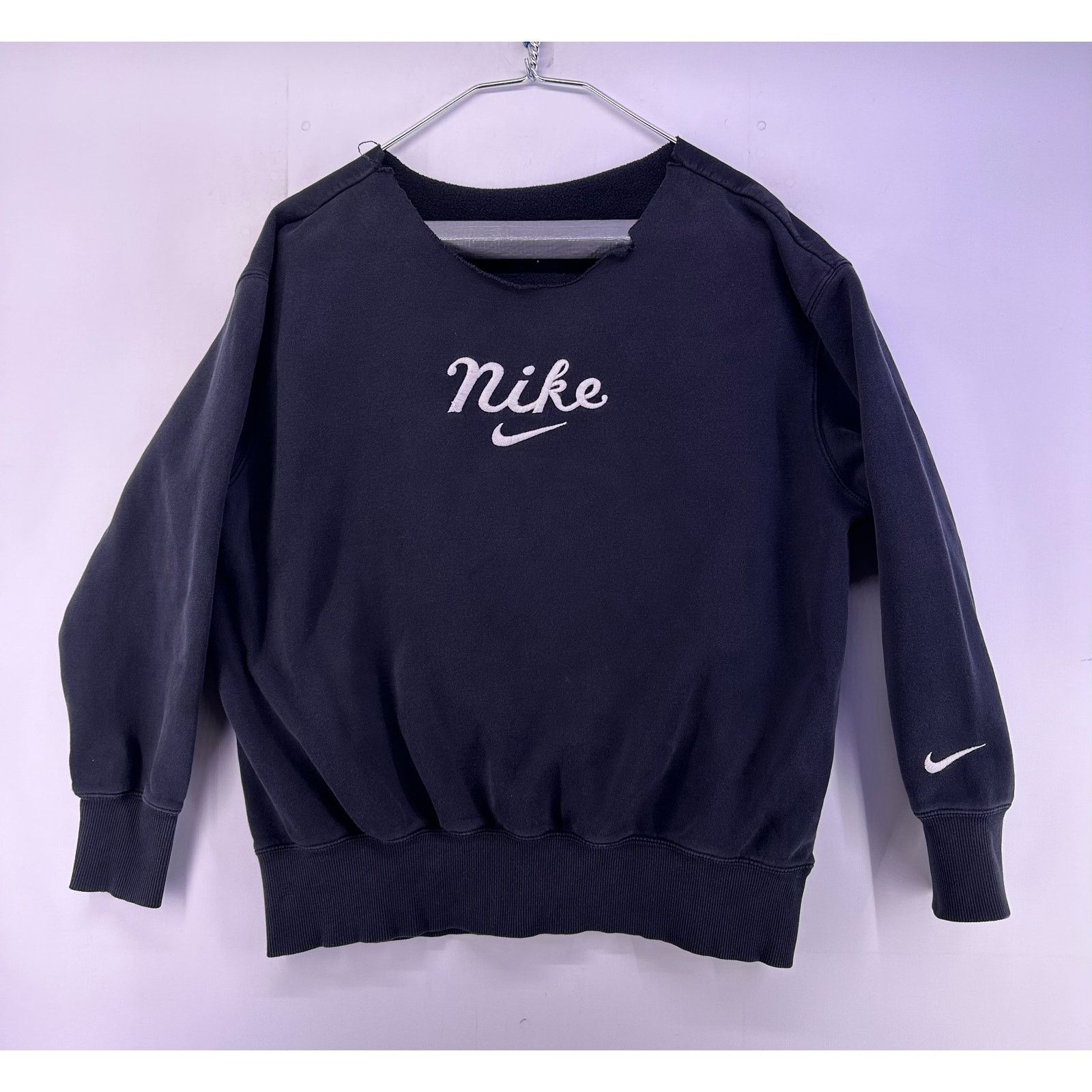 Nike Vintage Nike Black Cut Off Collar Crewneck Size Medium Size M / US 6-8 / IT 42-44 - 2 Thumbnail