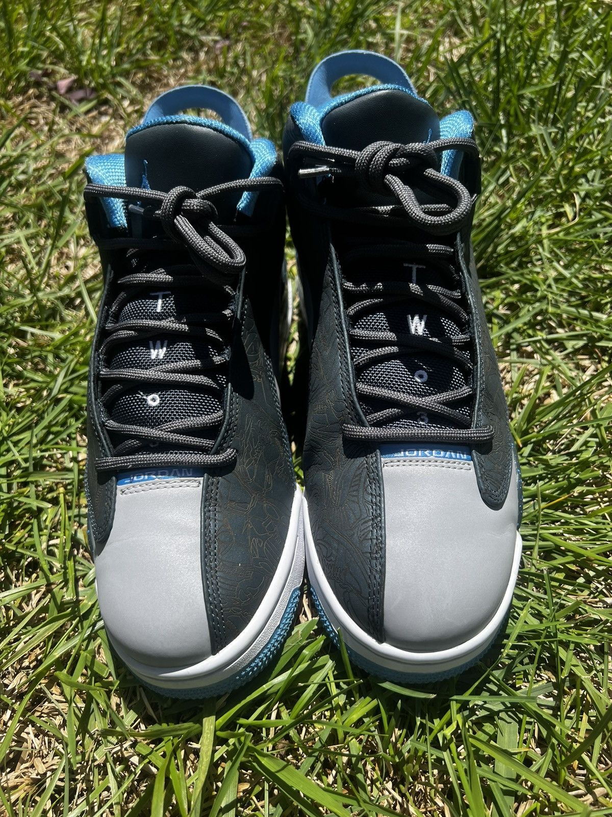 Jordan Brand CLEAN Air Jordan Dub Zero Wolf Grey size 9.5 Mens shoes 2015 Size US 9.5 / EU 42-43 - 3 Thumbnail