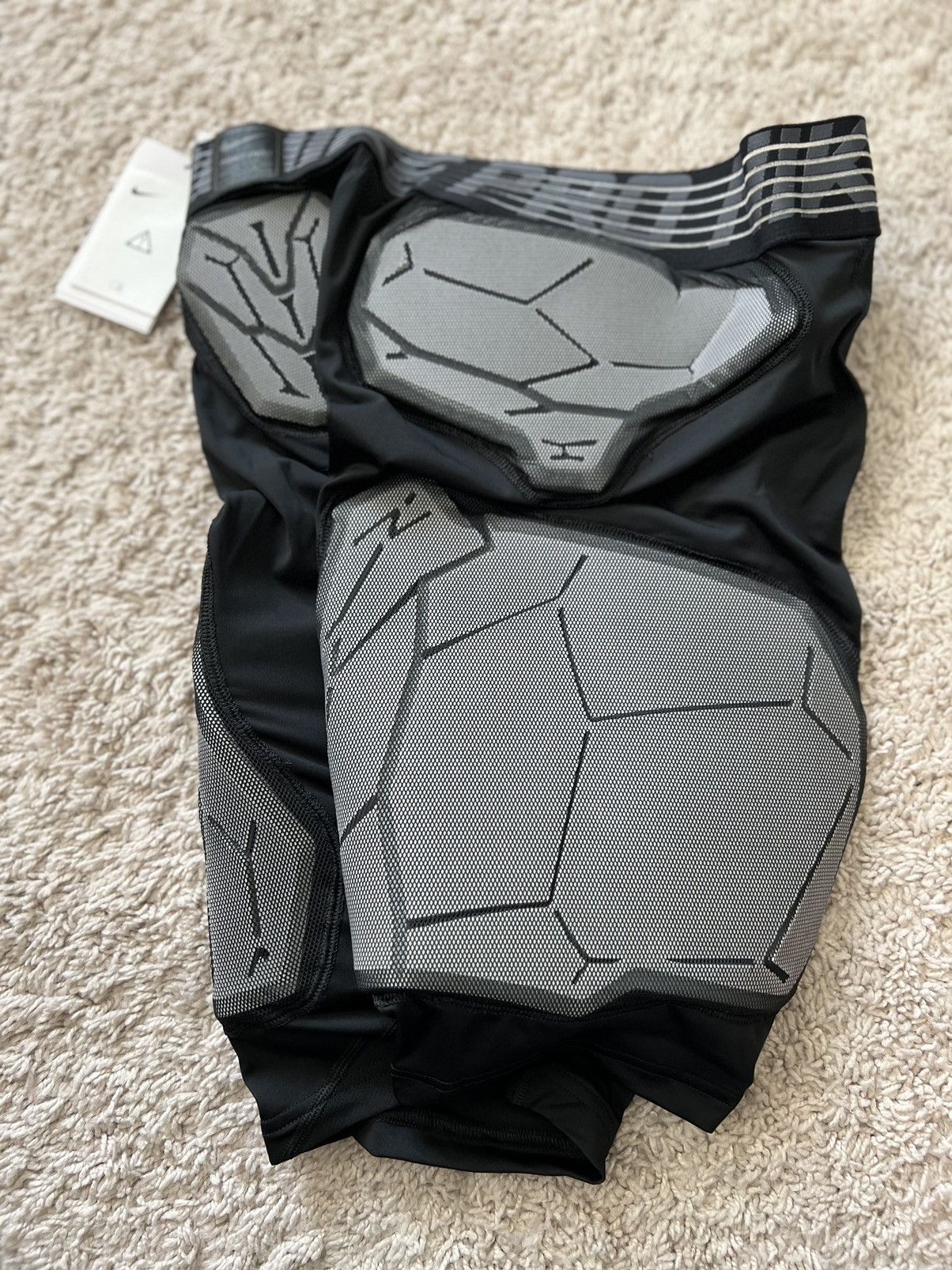 Nike Nike Pro Hyperstrong 5-Pad Softshell Black Girdle Sports Size US 32 / EU 48 - 3 Thumbnail