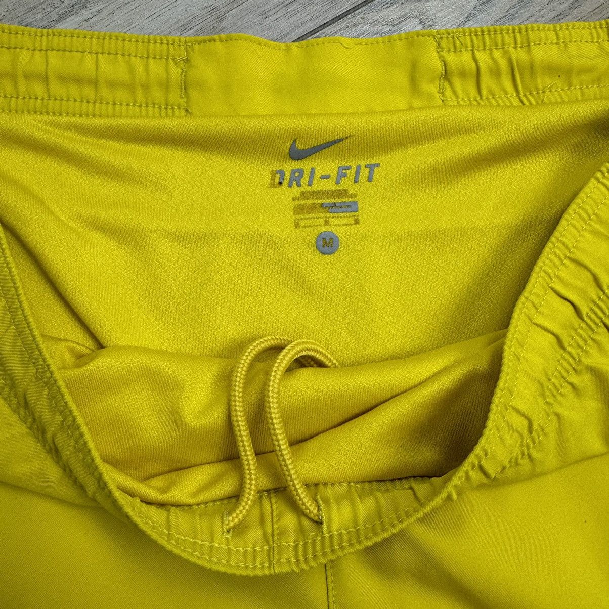 Nike Nike FC Barcelona 2012/2013 Away Football Shorts Size US 34 / EU 50 - 9 Thumbnail