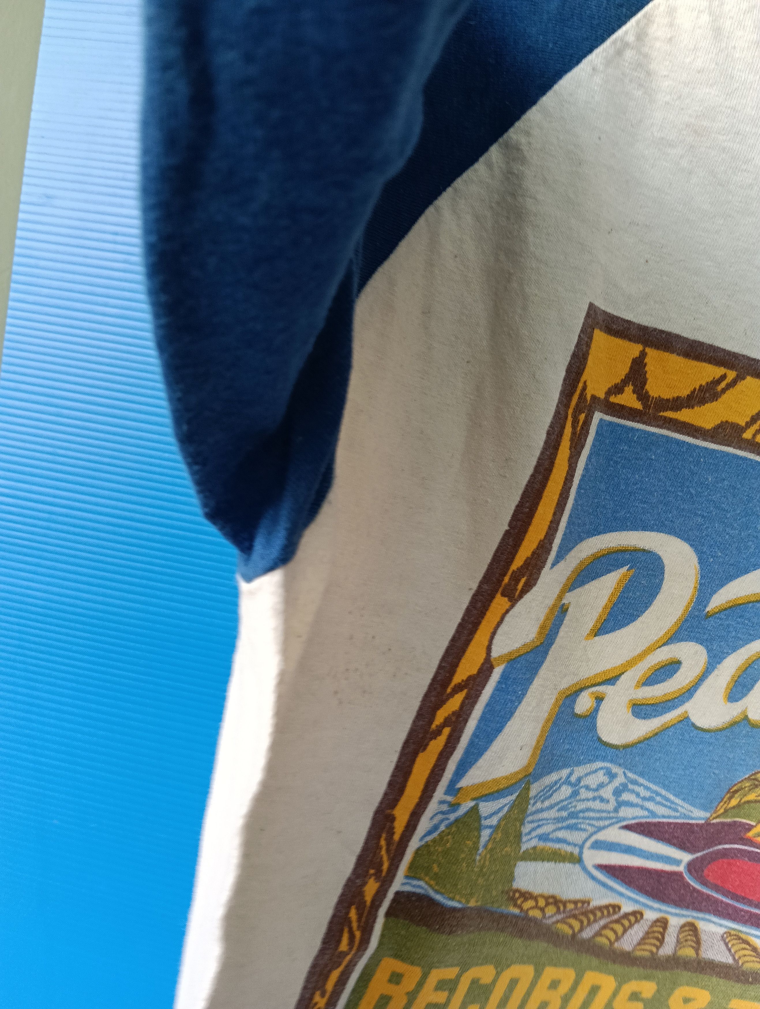 Vintage Peaches & tape Tour vintage t shirt 80s size L. Size US L / EU 52-54 / 3 - 9 Thumbnail