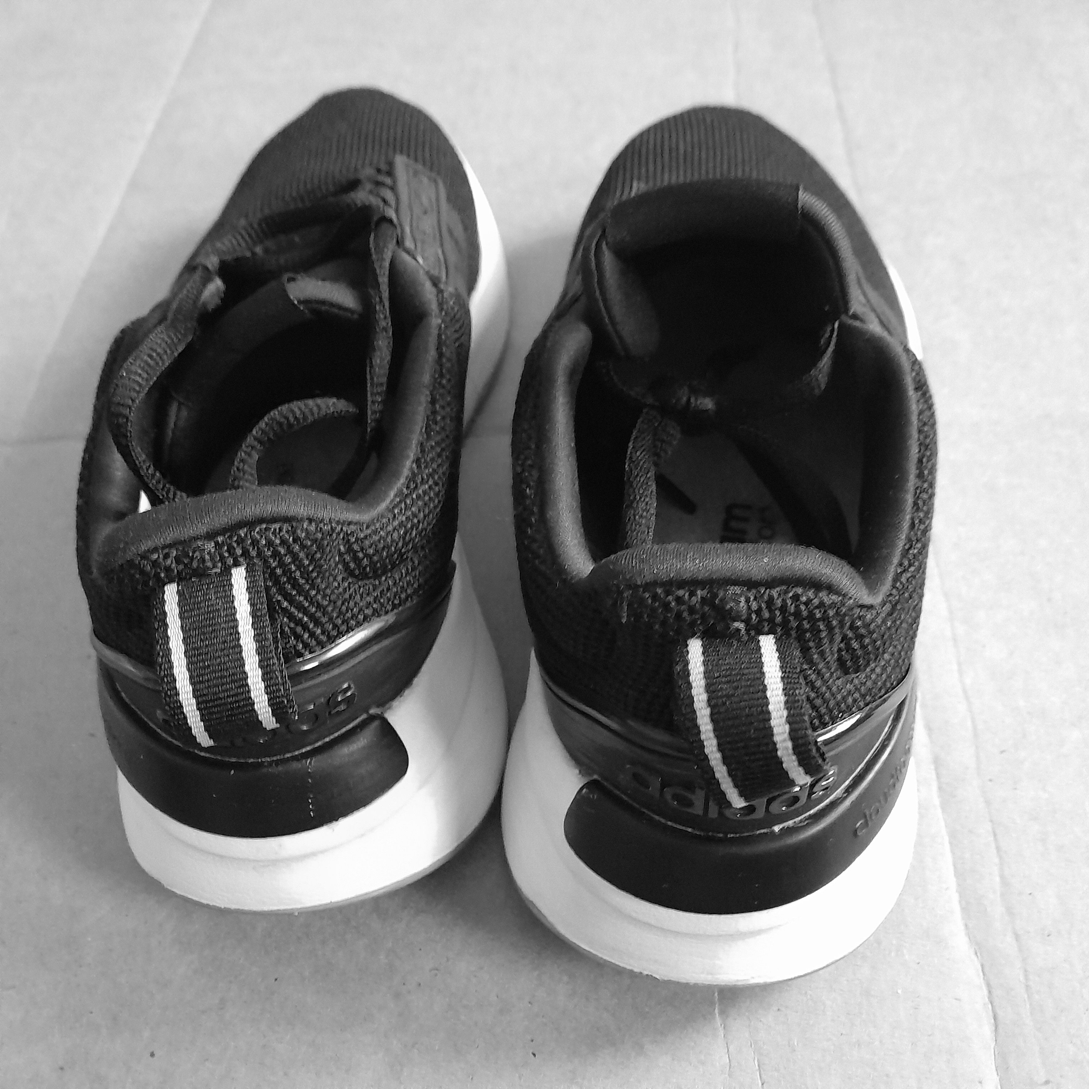 Adidas adidas Men's Black White Low Top Lace-up Sneakers Size US 6 / EU 39 - 2 Thumbnail
