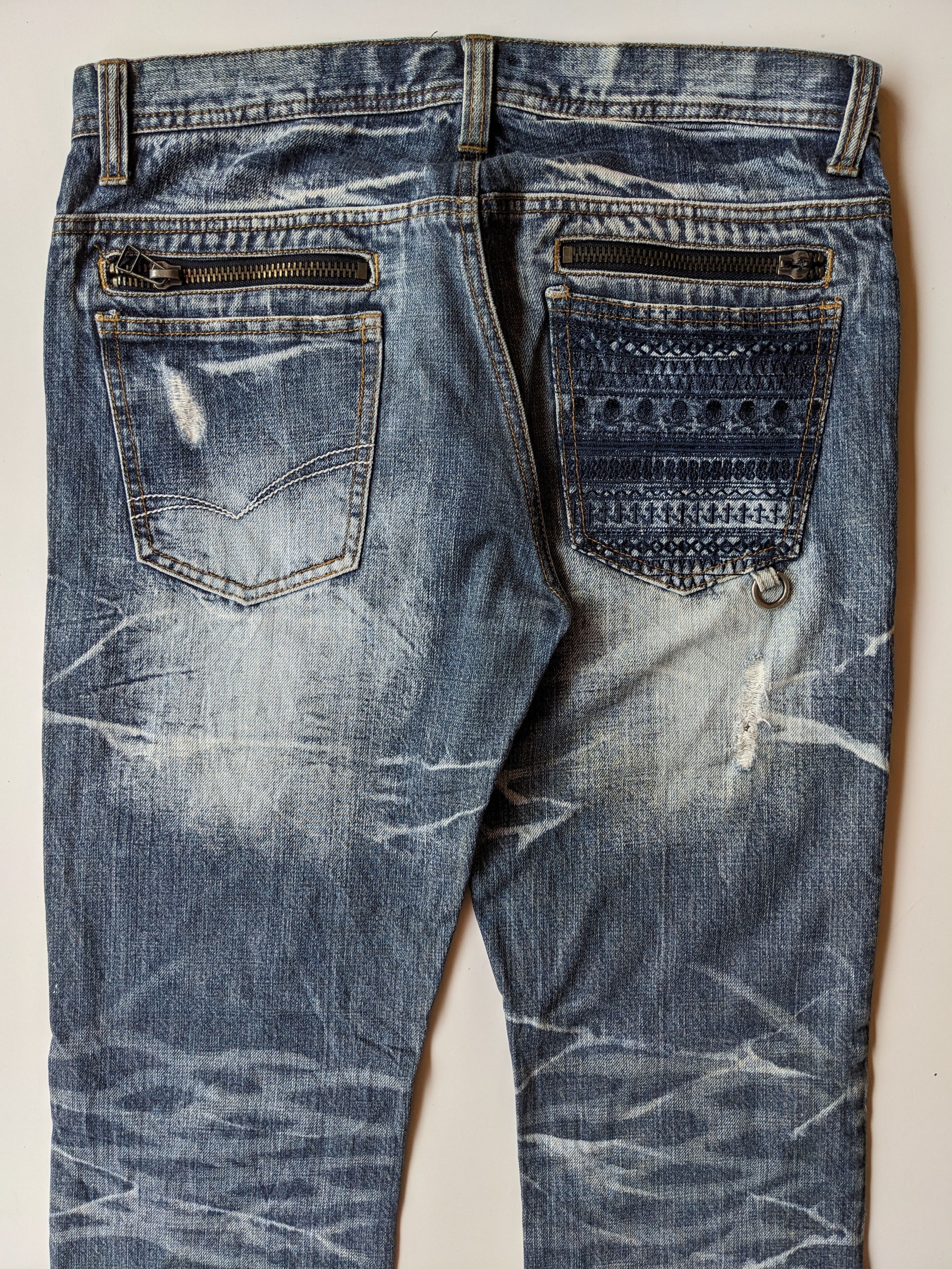 In The Attic In The Attic studded printed faded jeans Size US 33 - 8 Thumbnail