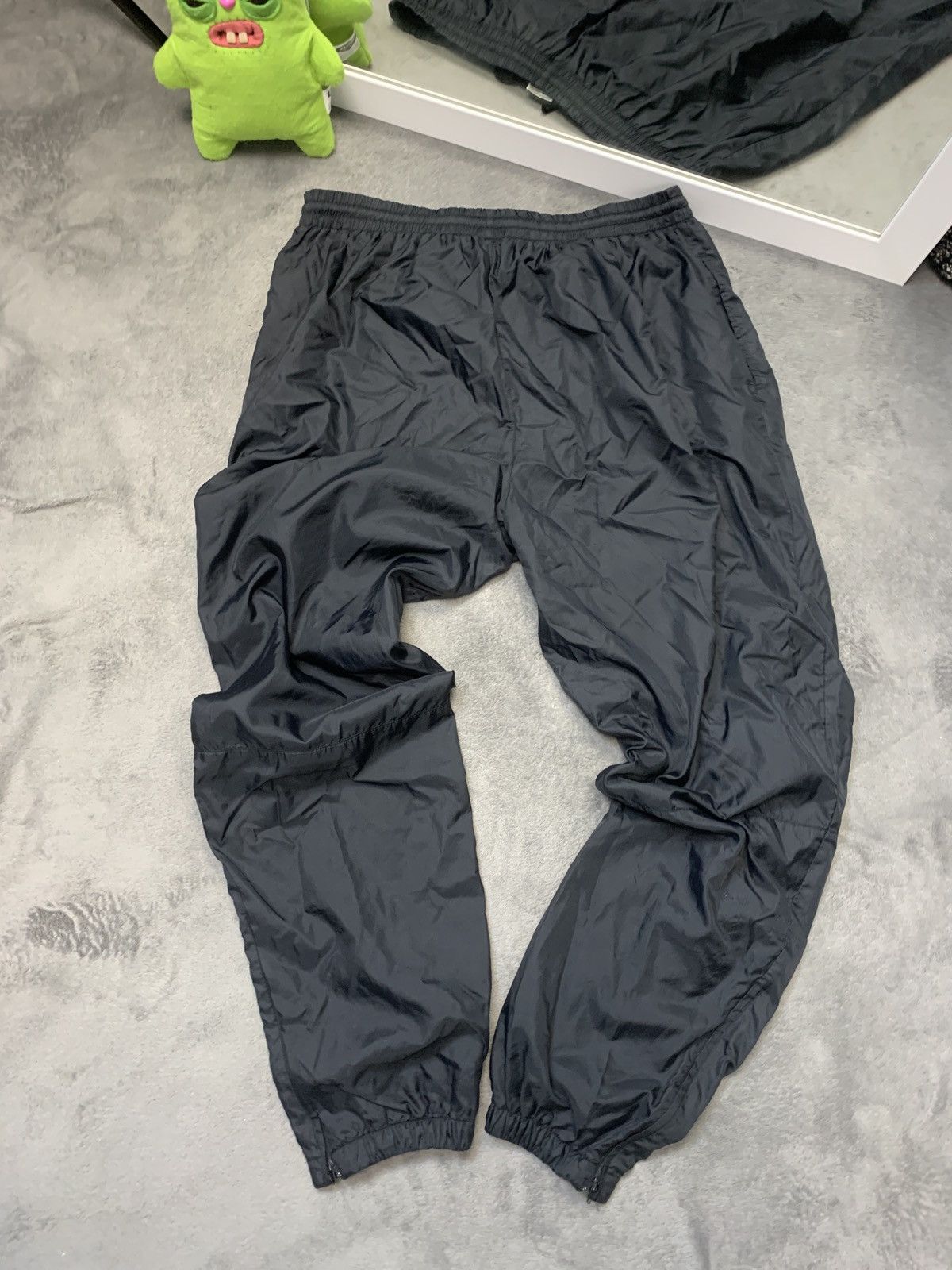 Nike × Vintage Vintage 90s Nike Swoosh Nylon Track Pants Size US 34 / EU 50 - 8 Thumbnail