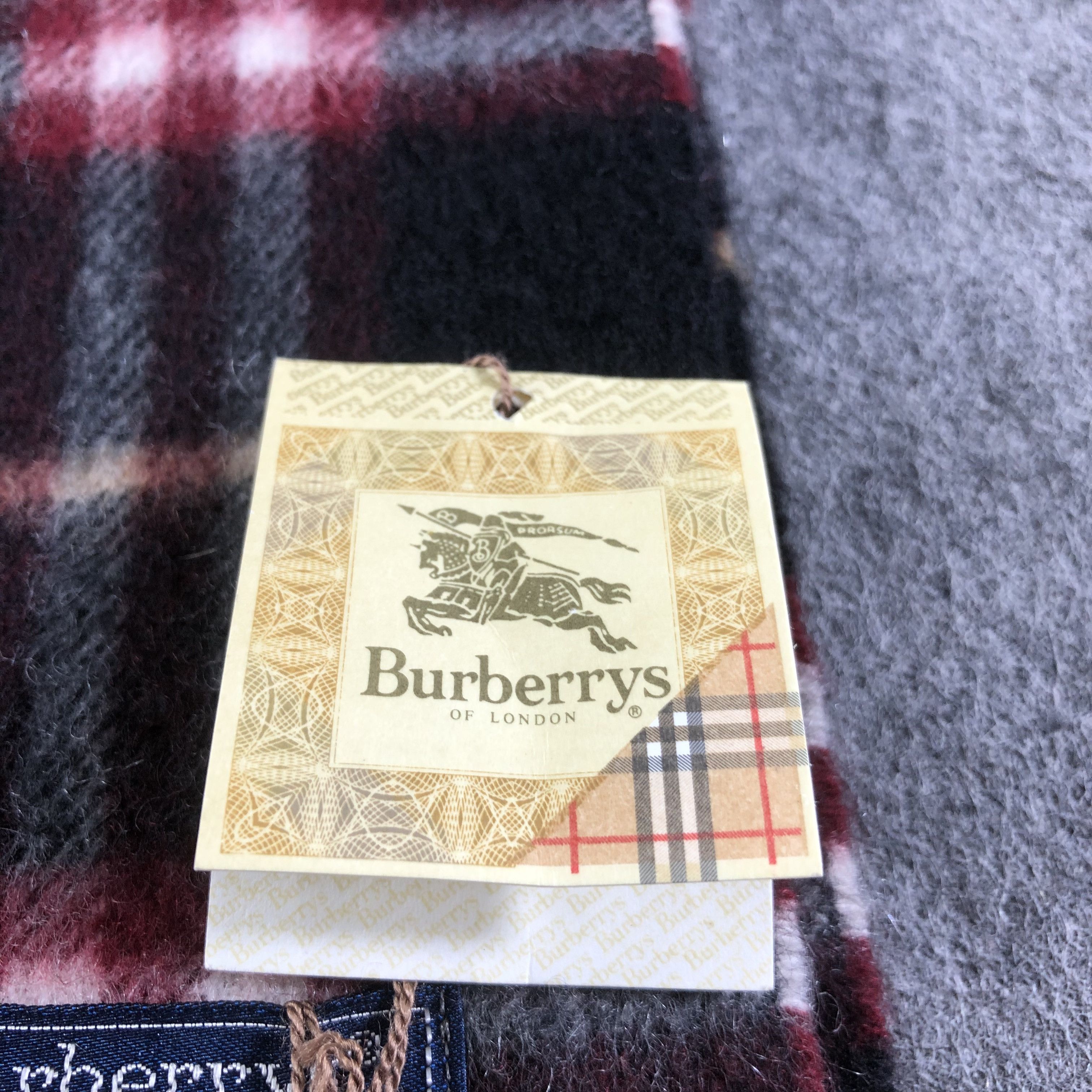 Burberry Burberrys Nova Check Cashmere Scarf Muffler V1623 Size ONE SIZE - 5 Thumbnail