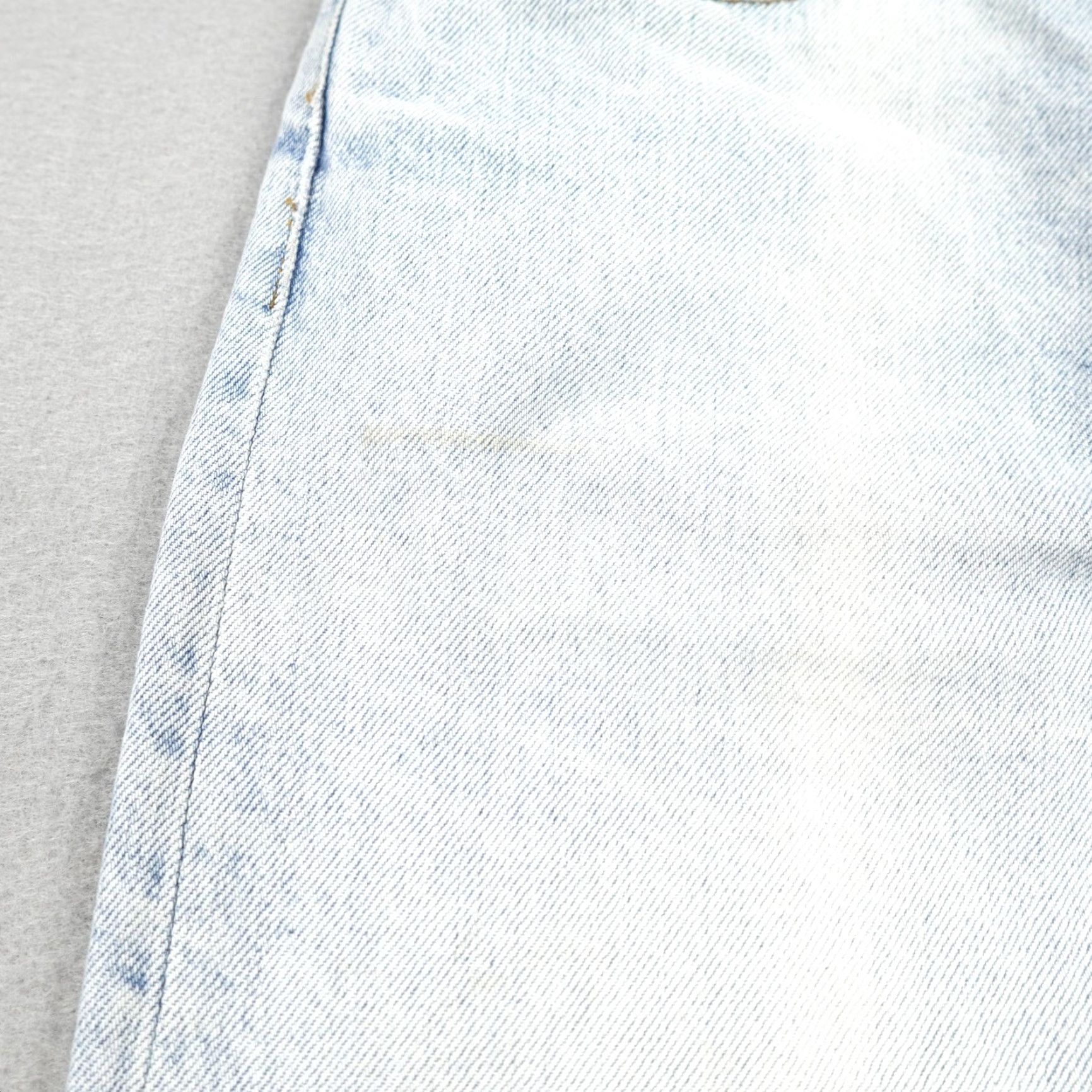 Levi's VINTAGE Levi's Jeans Mens 36x34 Blue Denim 505 Light Distressed 80s Straight USA Size US 36 / EU 52 - 5 Thumbnail