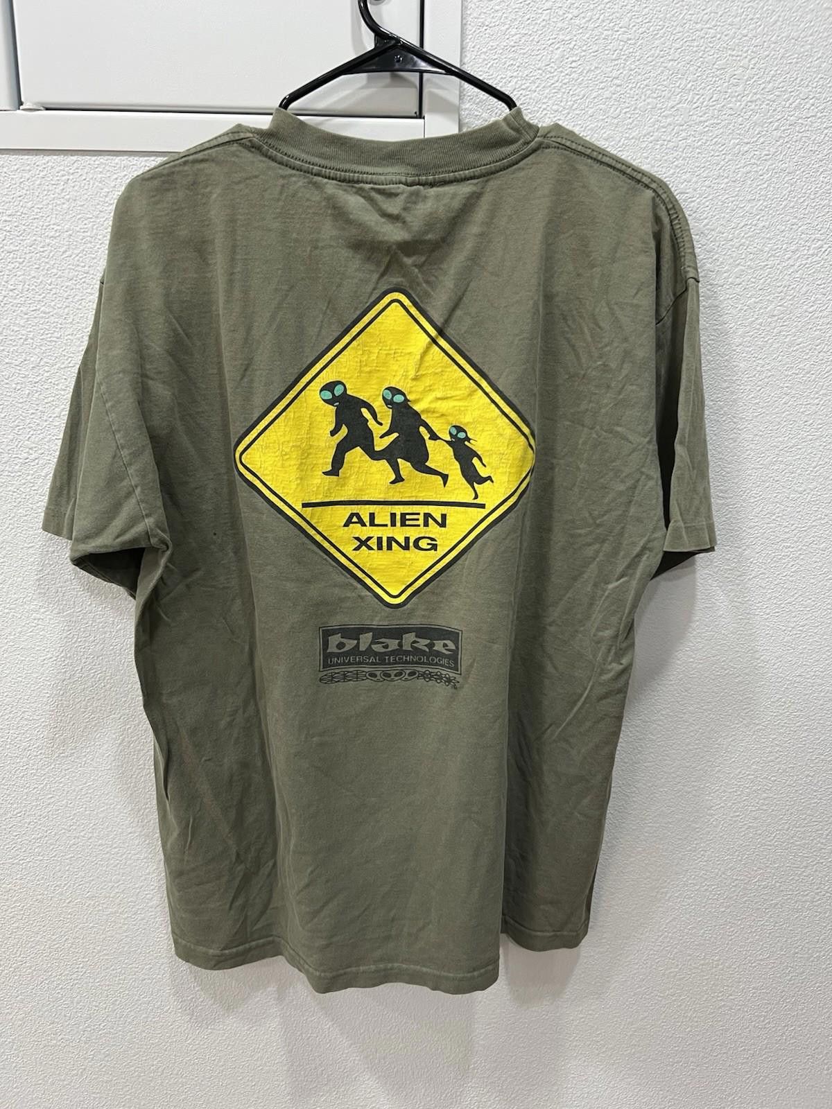 The Unbranded Brand 90s Blake Universal Technology Alien Xing Tee Size US XL / EU 56 / 4 - 2 Thumbnail