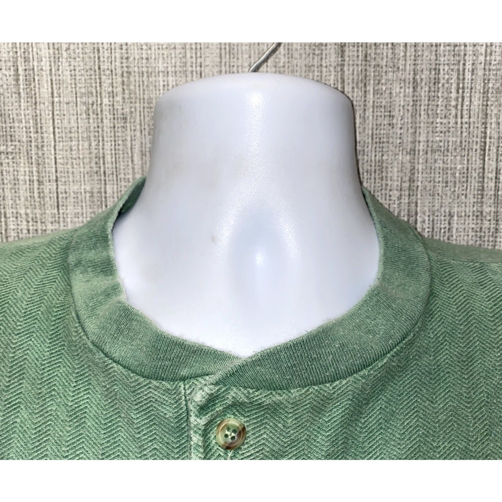 Vintage Guava Beach Mens Henley Style T-Shirt FT MYERS BEACH Green M Shirt Short Sleeve Casual Size US M / EU 48-50 / 2 - 3 Thumbnail