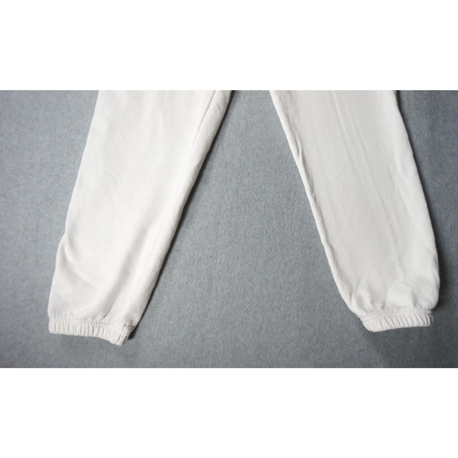 Sporty & Rich Sporty & Rich Pants Womens M White Sweatpants Fleece Lounge Comfort Regular Inseam 29 in Casual Travel READ* Mens Womens Boys Girls Size 32" / US 10 / IT 46 - 3 Thumbnail