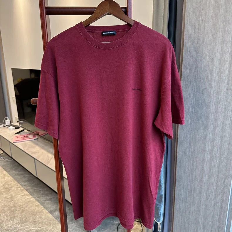 Balenciaga Balenciaga Burgundy Small Logo T-shirt - dmc Size US M / EU 48-50 / 2 - 1 Thumbnail