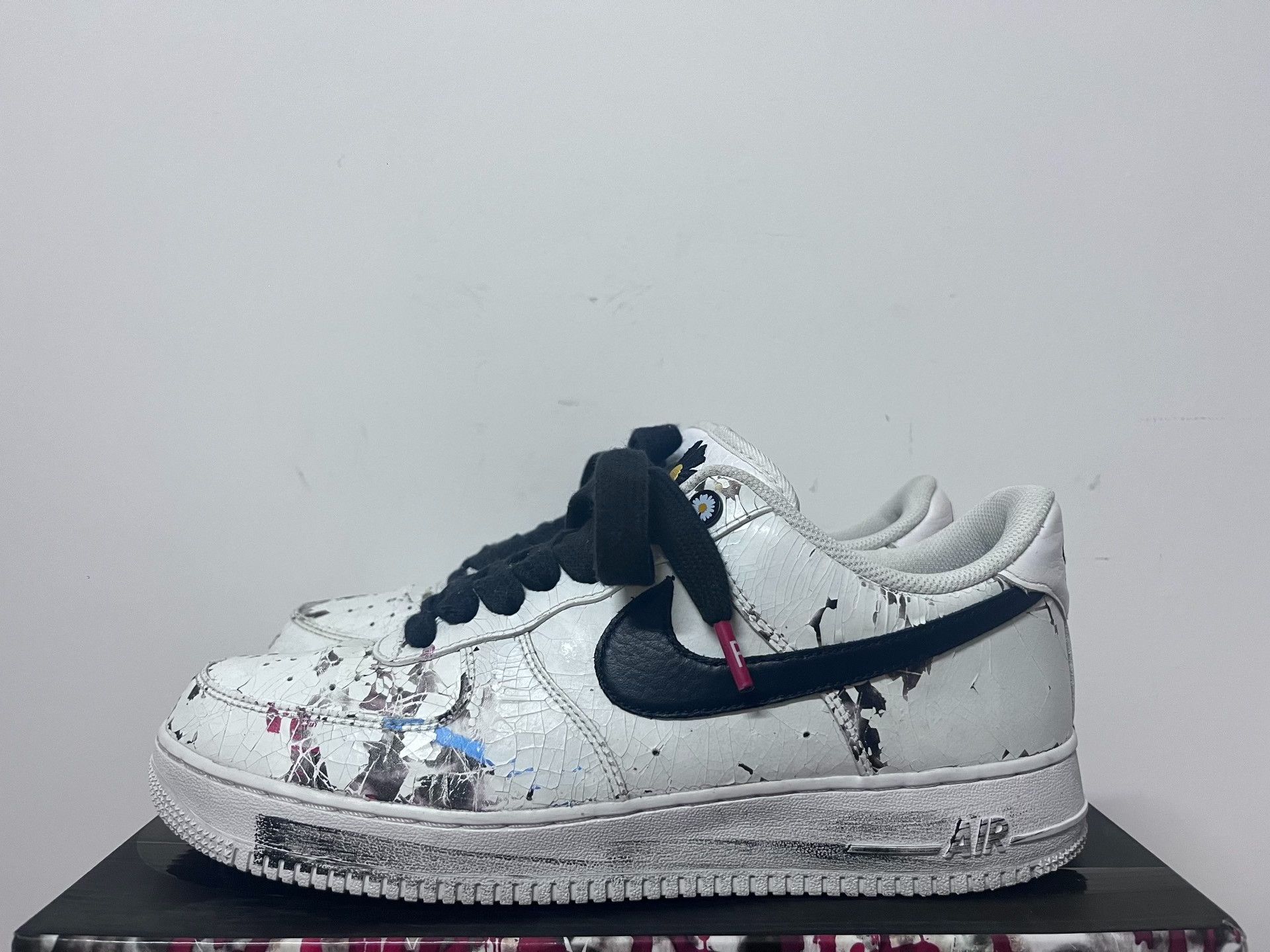 Nike Nike AF1 White Lowtop Sneakers 12 Men Size US 12 / EU 45 - 1 Thumbnail