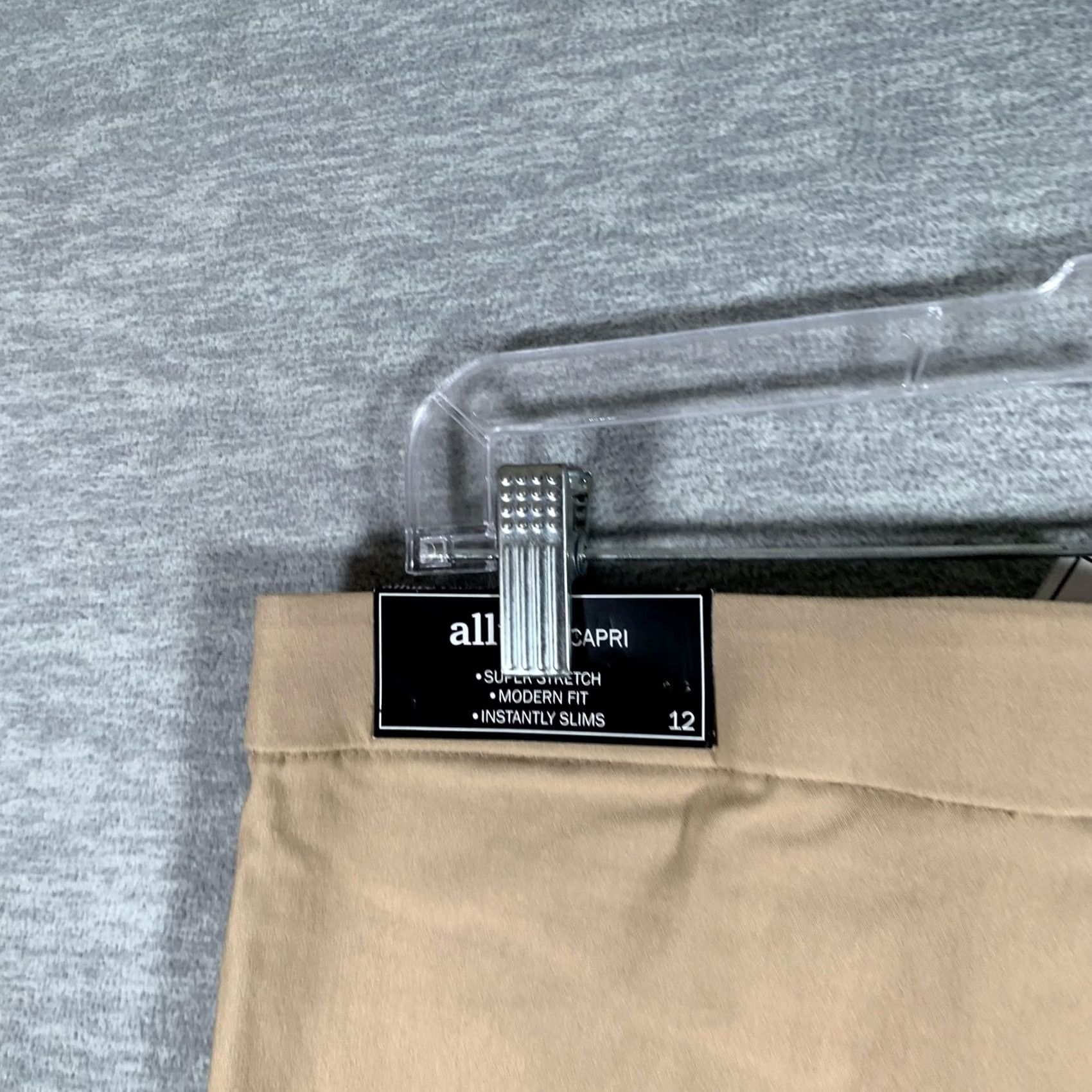 Vintage Alfred Dunner Capri Pants Womens 12 Beige Stretch Pull On Slimming Modern Fit - Casual, 21in Inseam, Solid Tan Beige, Rayon Nylon Spandex Size 34" / US 12 / IT 48 - 6 Thumbnail