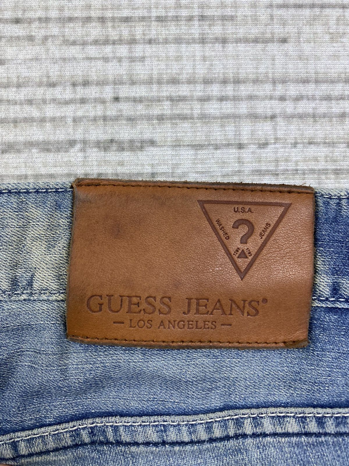 Guess × Vintage Vintage Guess Los Angeles Metal Logo Denim Jeans Size US 31 - 15 Thumbnail