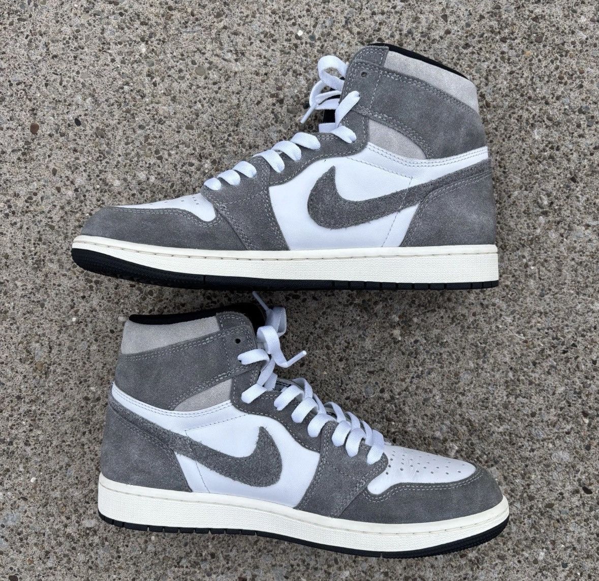 Jordan Brand Size 9 - Jordan 1 OG High Washed Black gently Worn OG All Size US 9 / EU 42 - 2 Thumbnail