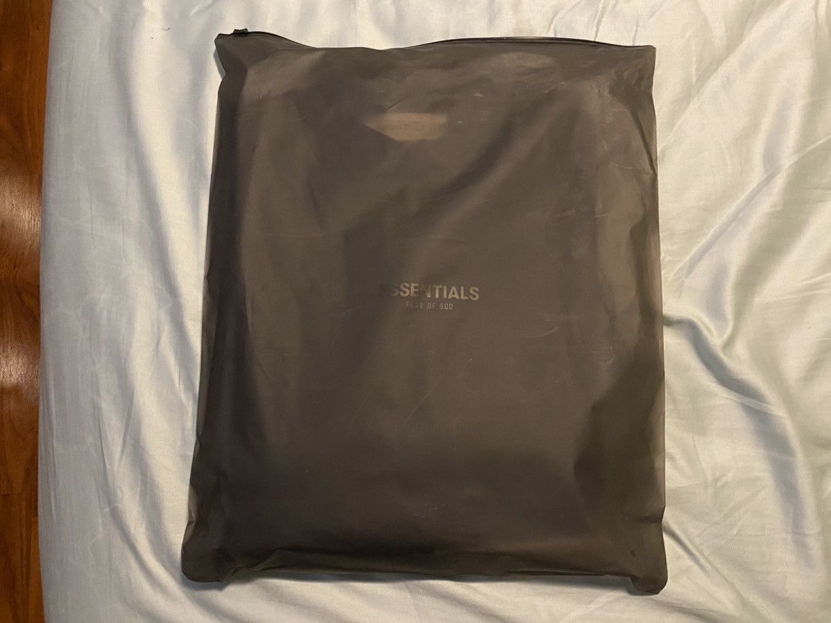 Essentials FOG Relaxed Crewneck Size Small