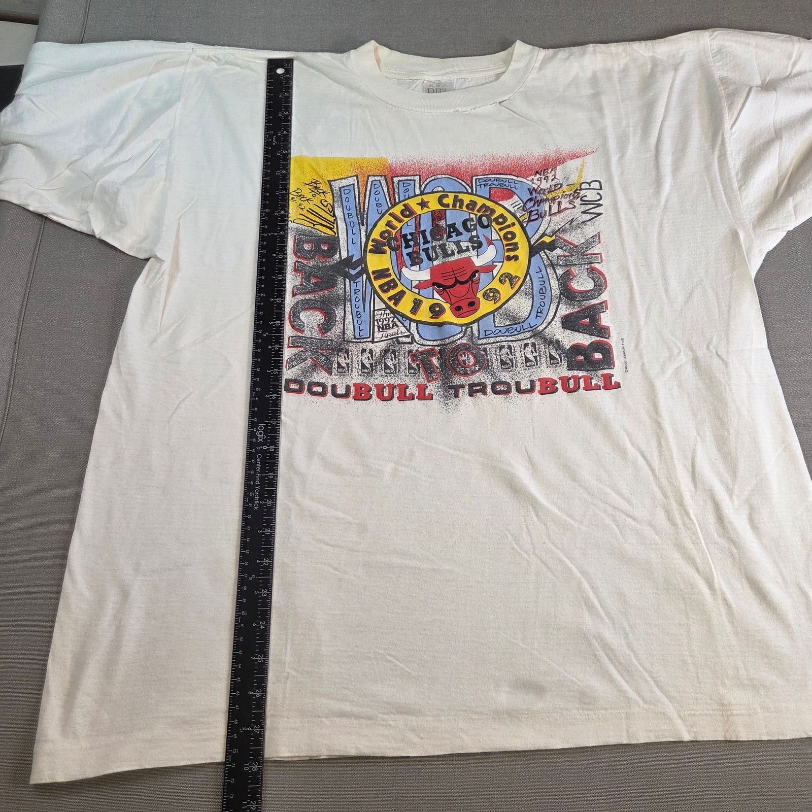 Vintage 1992 Bulls DouBull TrouBull Tee XL Ritz/Magic Johnson T's Size US XL / EU 56 / 4 - 7 Thumbnail