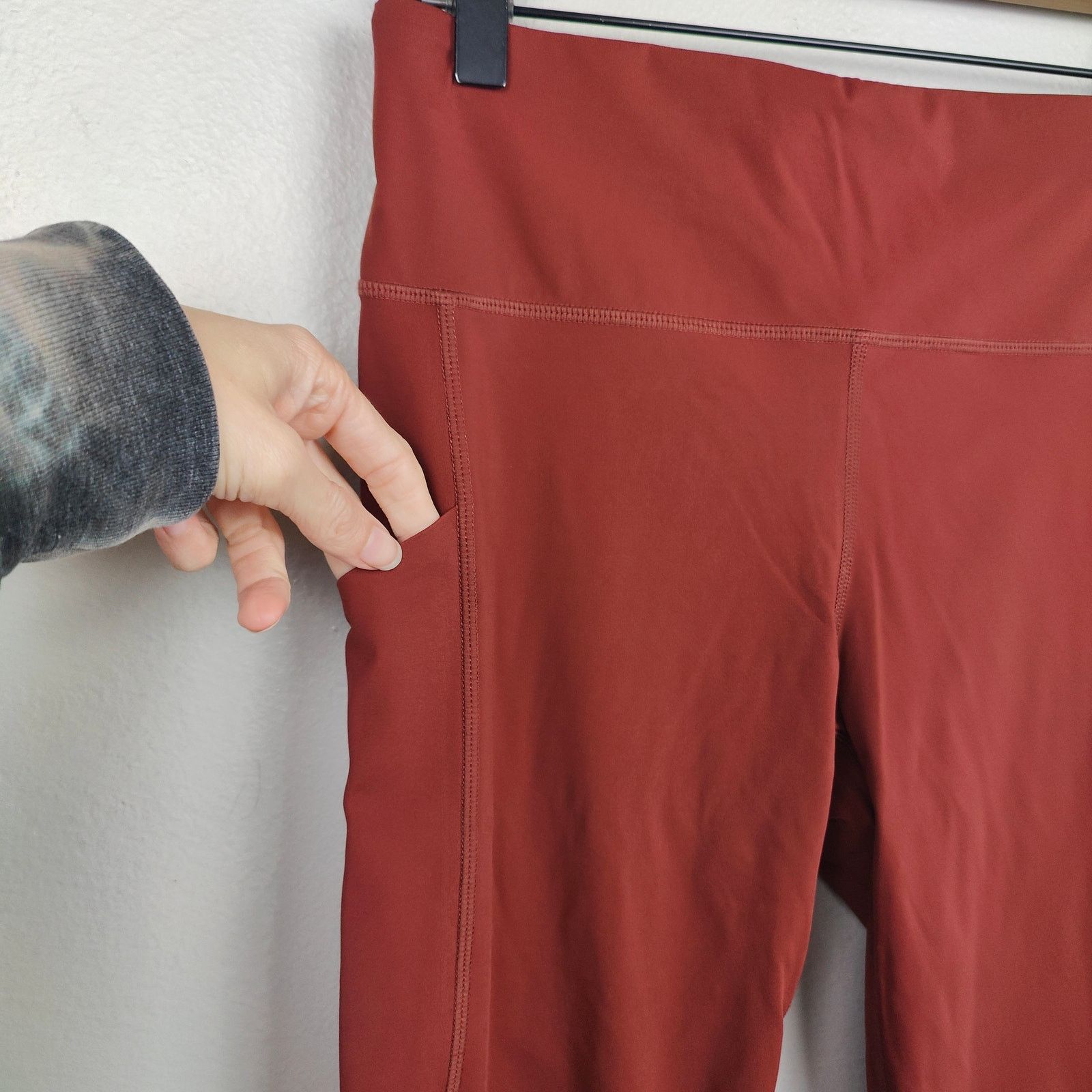 Vuori Vuori Studio Pocket Leggings Womens Small Deep Rust Red Size 28" / US 6 / IT 42 - 3 Thumbnail