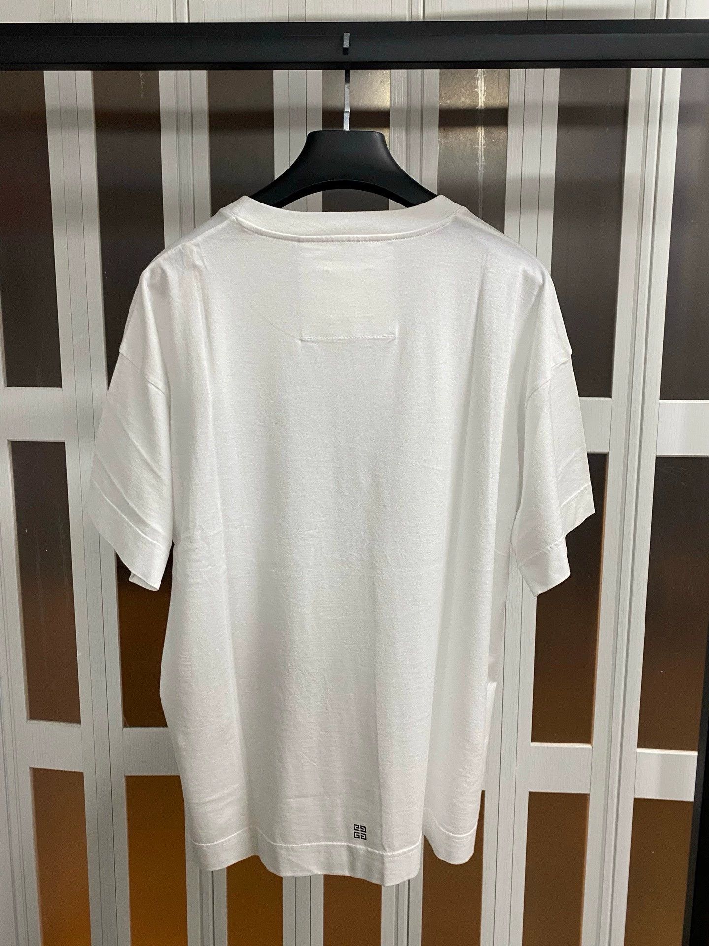 Givenchy Givenchy Mens Graphic Short Sleeve T-Shirt Size US S / EU 44-46 / 1 - 4 Thumbnail
