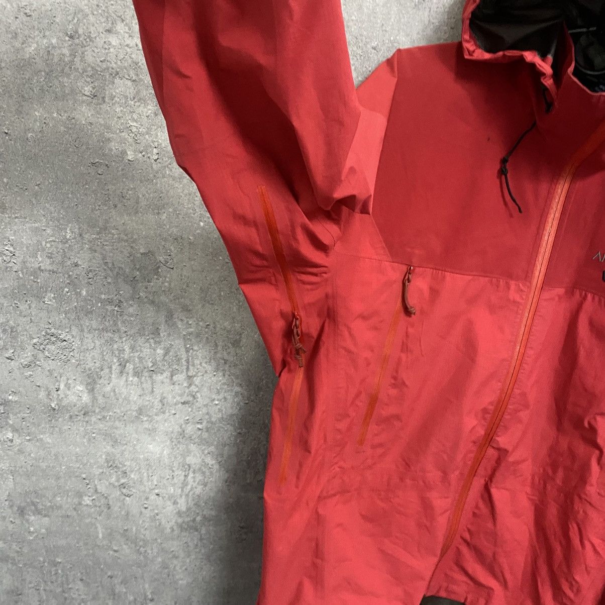 Arc'teryx Men's Arcteryx Beta Gore-Tex Jacket Gorpcore Size US M / EU 48-50 / 2 - 9 Thumbnail