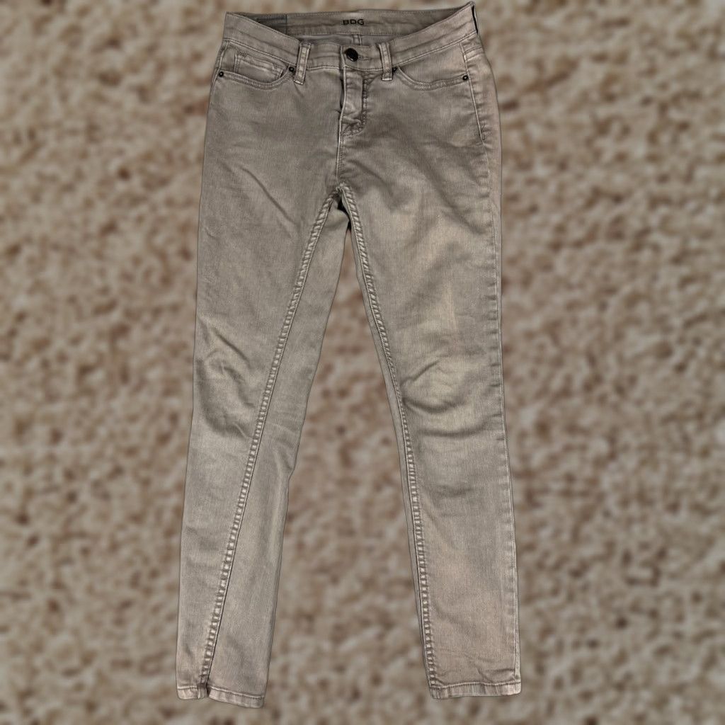 Bdg BDG Jeans Women's Tapered Leg 6 Gray Cotton Blend Regular Fit 5-Pocket Design Size 28" / US 6 / IT 42 - 1 Thumbnail