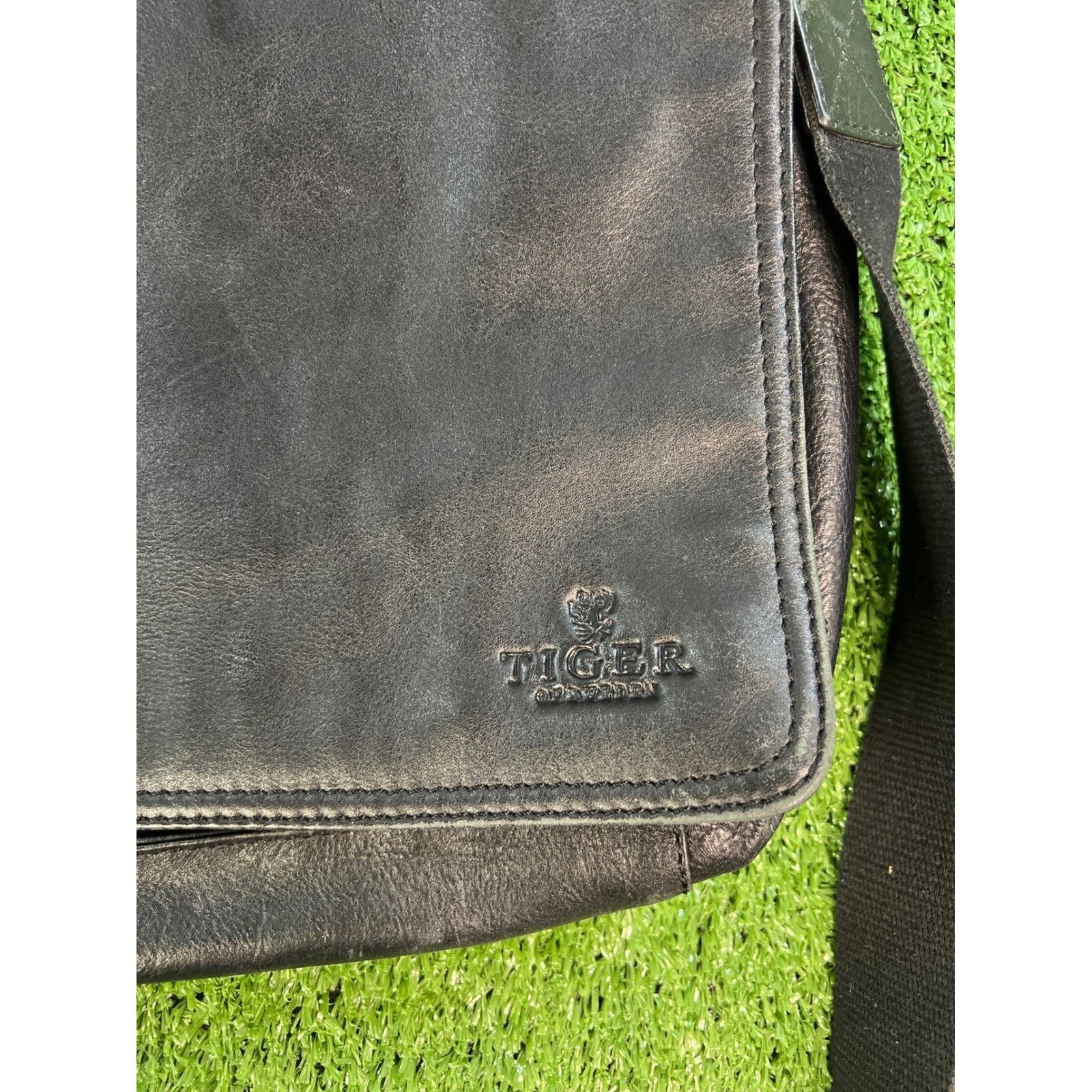 Tiger of Sweden Tiger of Sweden Black Leather Messenger Bag Shoulder Work Size 38 - 2 Thumbnail
