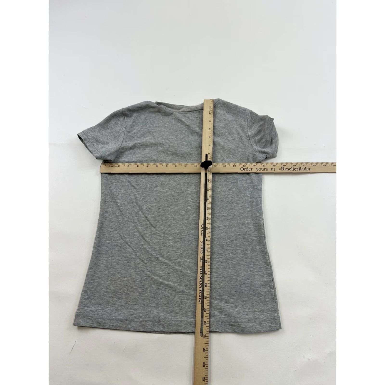Adidas Adidas Athletic Shirt Womens Small Gray V-Neck Short Sleeve Shirt Women S Gray V-Neck Short Sleeve; Adidas Shirt Women S Gray V-Neck Short Sleeve Size S / US 4 / IT 40 - 3 Thumbnail