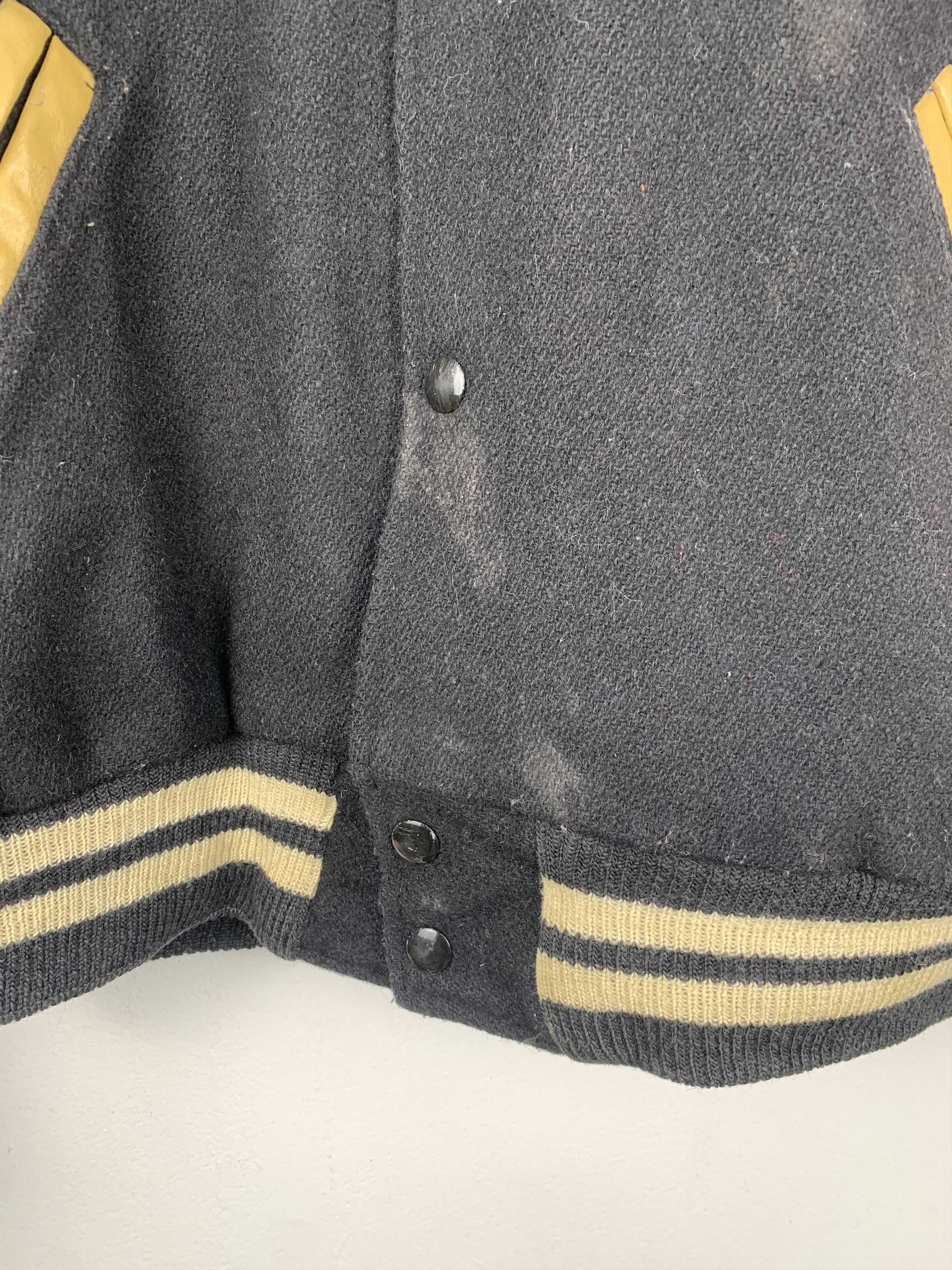 NEFF Vintage 80s Neff Buldogs Sleeve Leather Varsity Jacket V0533 Size US M / EU 48-50 / 2 - 8 Thumbnail