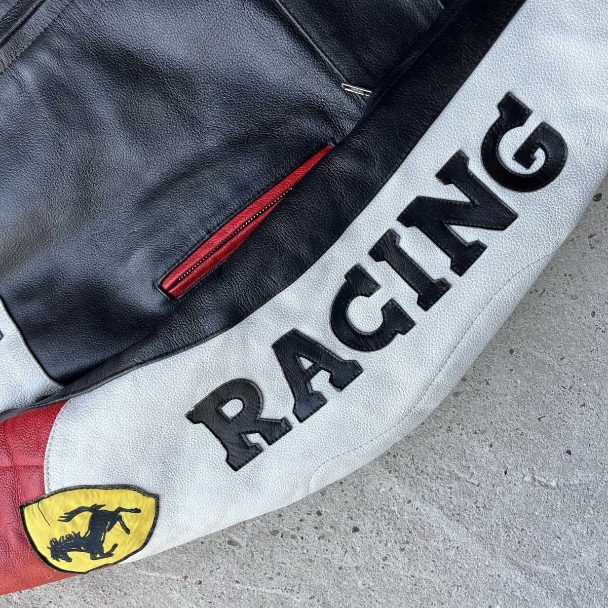 Ferrari × Vintage FERRARI LEATHER RACING JACKET VINTAGE RARE BIG LOGO Size US L / EU 52-54 / 3 - 8 Thumbnail