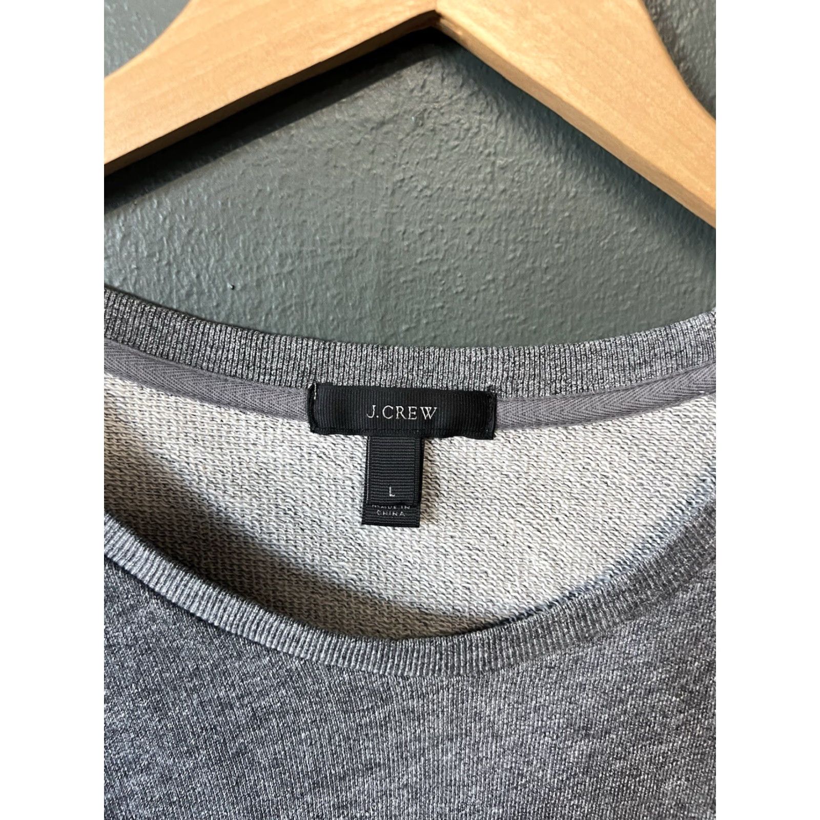 J.Crew J.CREW Sweatshirt Womens Gray Long Sleeve Pullover Size L Size L / US 10 / IT 46 - 3 Thumbnail