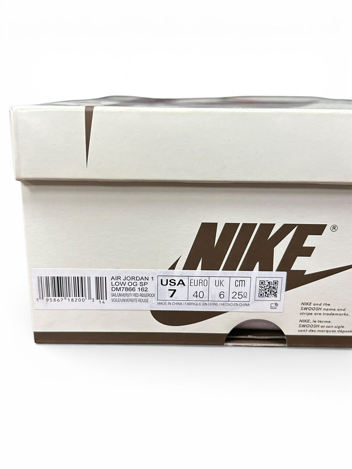Travis Scott Air Jordan 1 OG Low Travis Scott Reverse Mocha Men's Size 7 Size US 7 / EU 40 - 9 Thumbnail