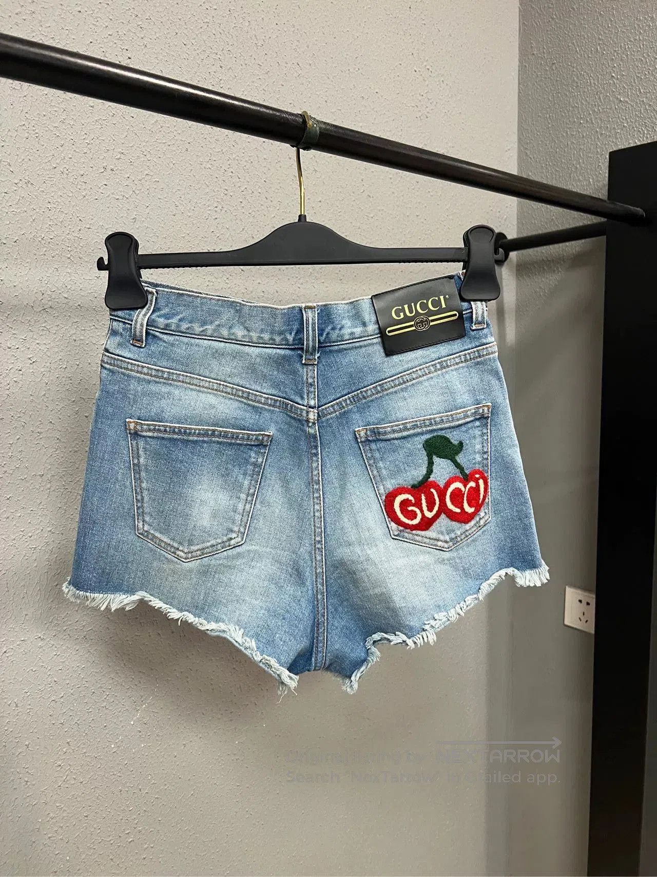 Gucci gucci cherry denim shorts size 27. Size 27" / US 4 / IT 40 - 2 Thumbnail