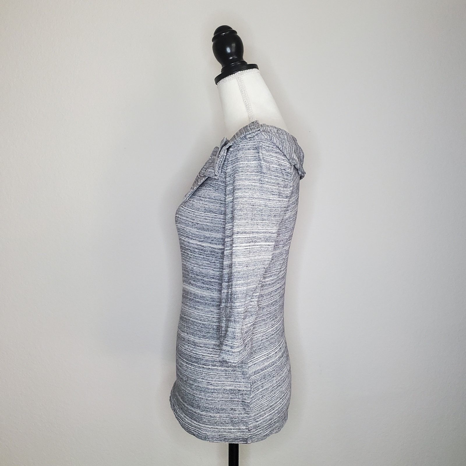 Anthropologie Anthropologie Gray Bow Top Small Size S / US 4 / IT 40 - 2 Thumbnail