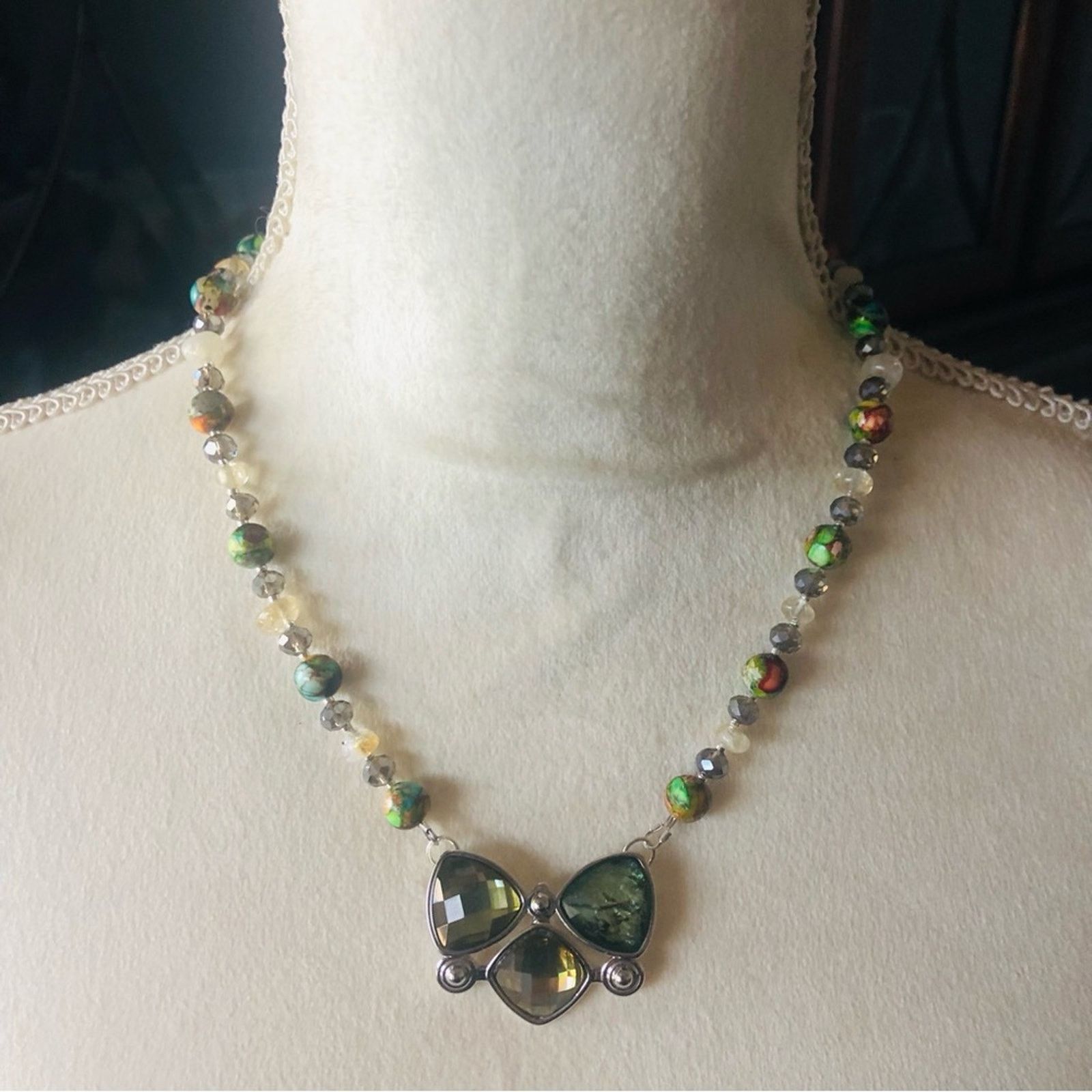 Handmade Handcrafted genuine stone cal silica citrine bow tie necklac Size ONE SIZE - 2 Thumbnail