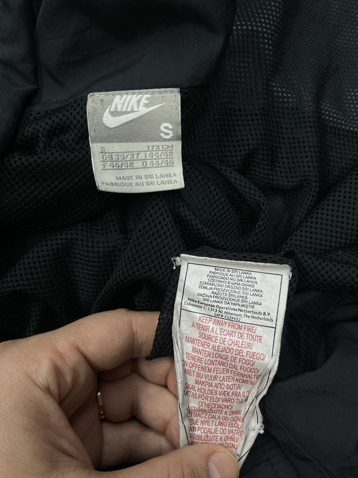 Nike Vintage Nike Air Max 360 Black Jacket Big Logo Drill Y2K ACG Size US S / EU 44-46 / 1 - 12 Thumbnail