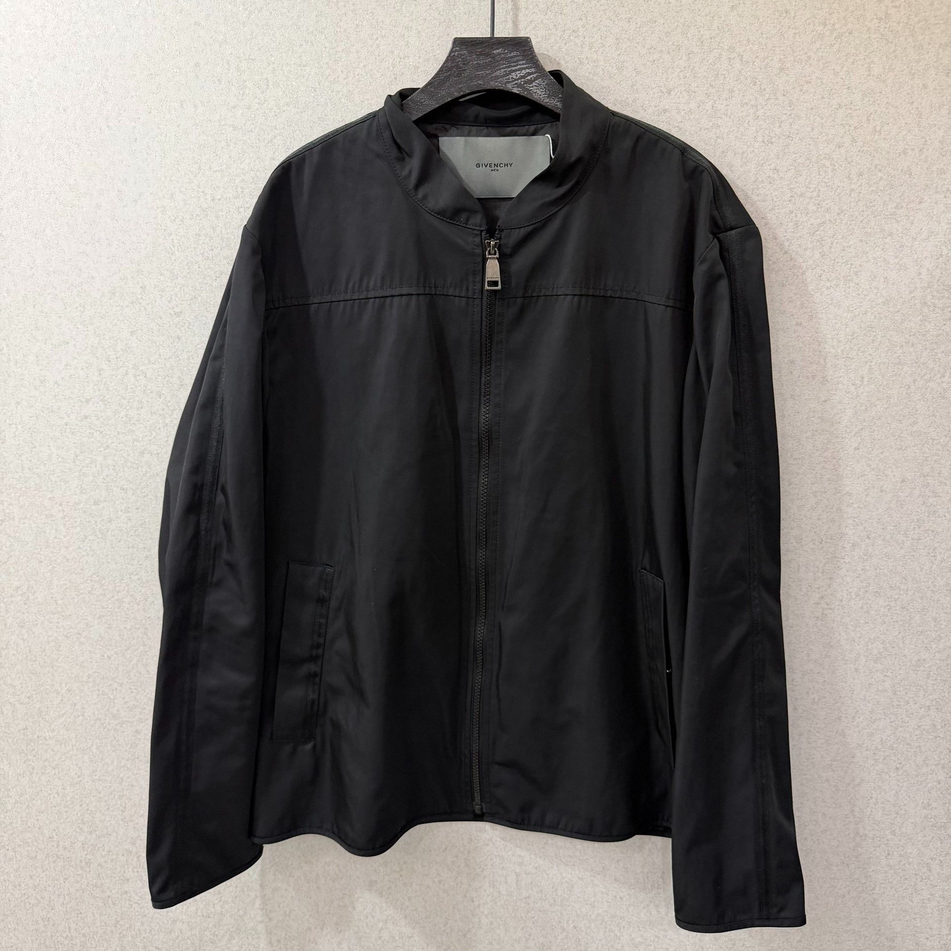Givenchy Givenchy Black Light Jacket xl Men Size US XL / EU 56 / 4 - 1 Thumbnail