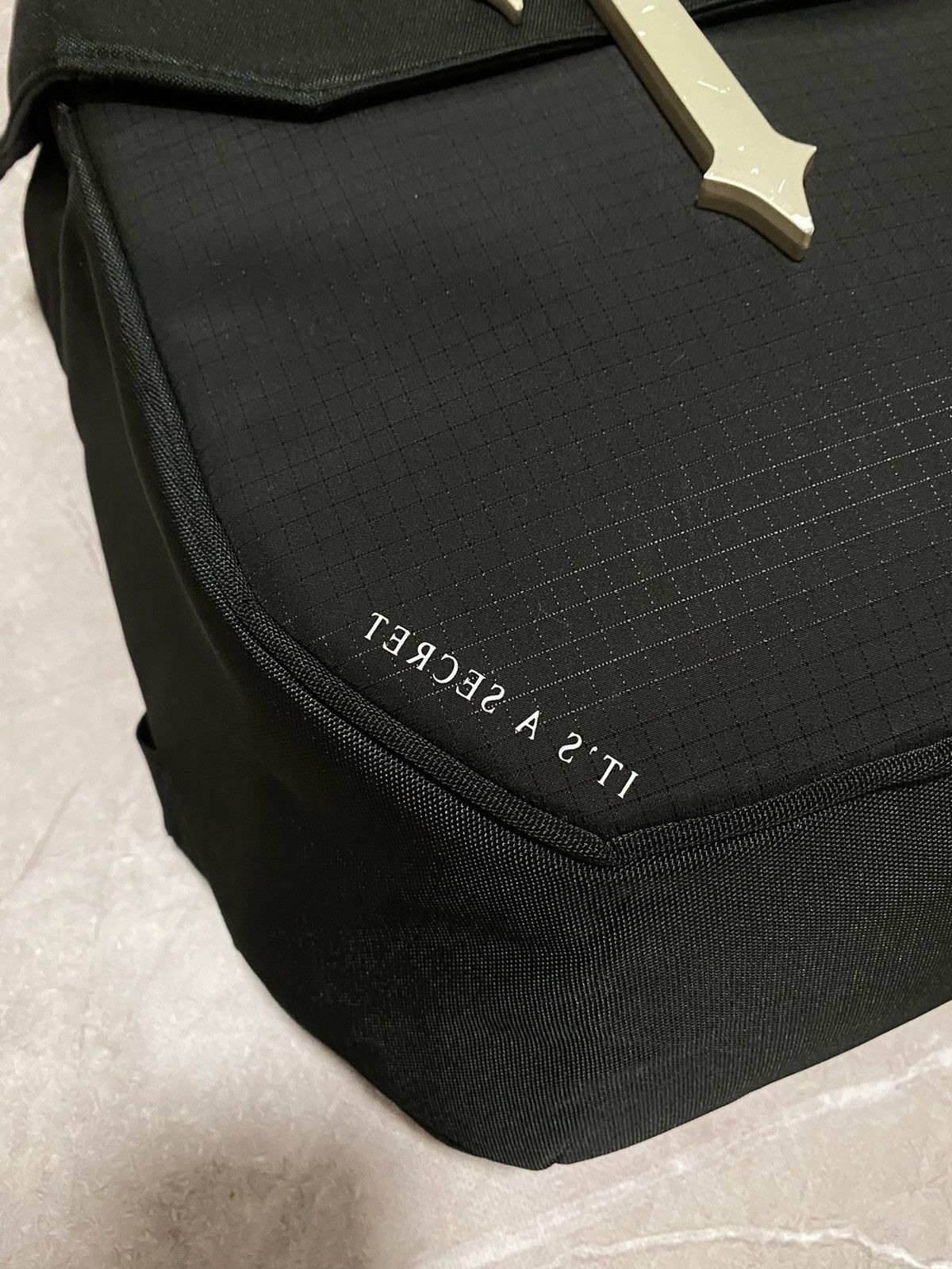 Designer × Trapstar London Trapsar of London Nylon Backpack 'It's a Secret' Cross Bag Size ONE SIZE - 3 Thumbnail