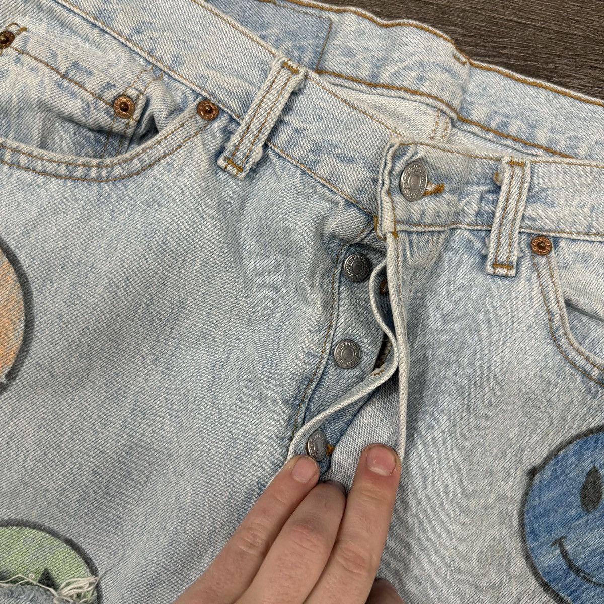 Levi's × Vintage Vintage 80s Levi’s 501 button fly smiley face custom jeans Size US 34 / EU 50 - 7 Thumbnail