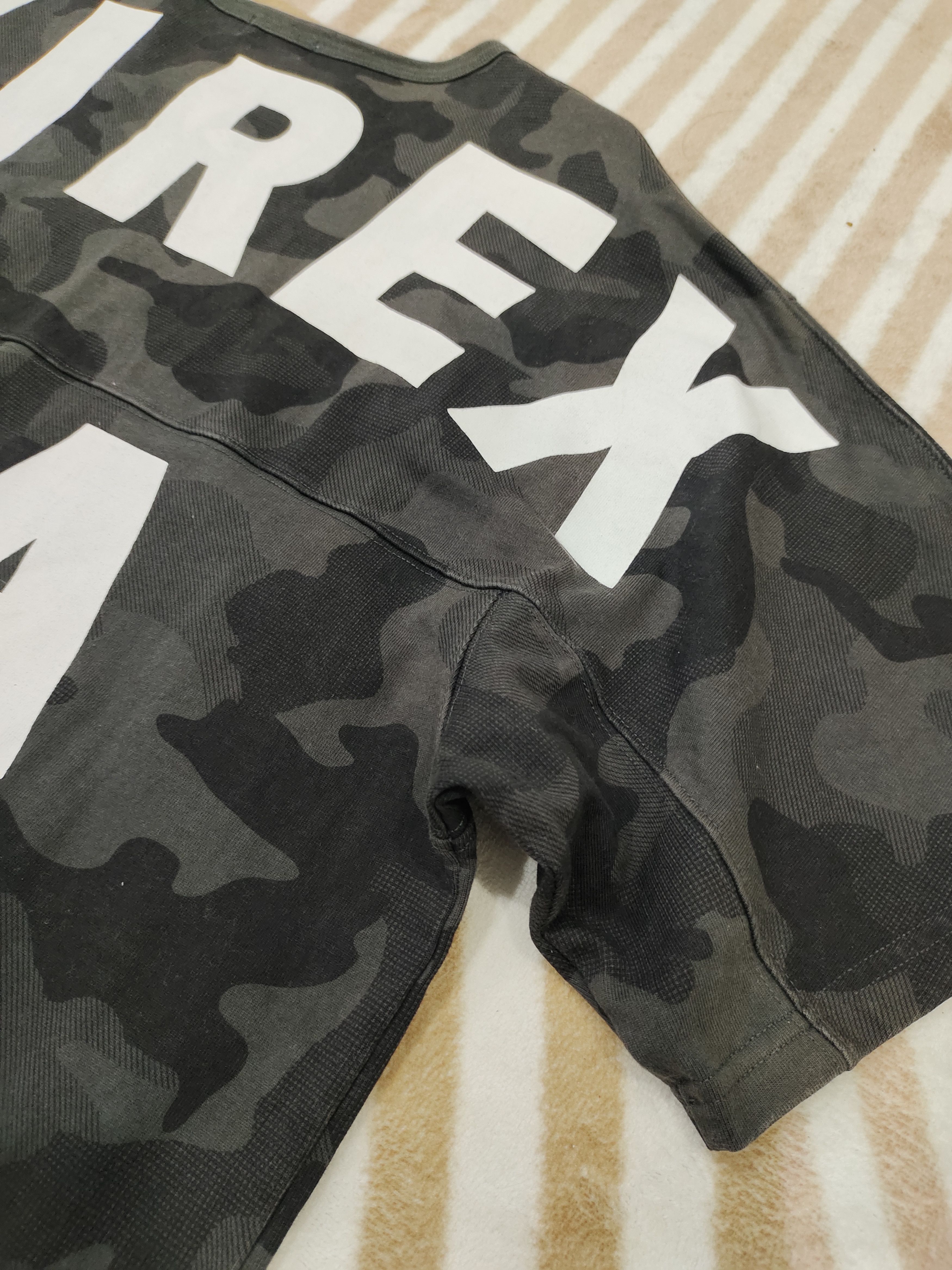 Avirex Vintage Avirex Camo Heavy Cotton T-shirts Size US XL / EU 56 / 4 - 3 Thumbnail