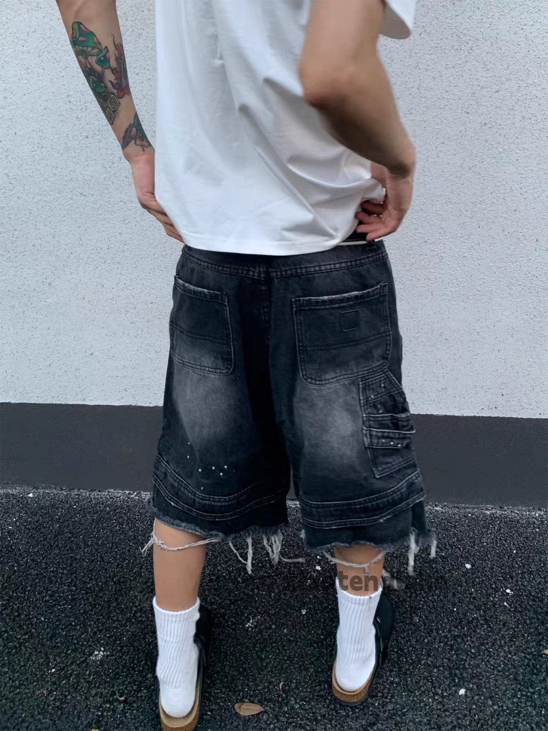Designer Unisex washed faded loose baggy ripped damaged cargo shorts Size US 34 / EU 50 - 2 Thumbnail
