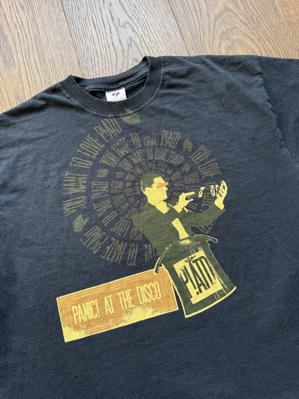 Vintage Vintage Y2K Panic! At The Disco Magician Graphic Tee Size US L / EU 52-54 / 3 - 3 Thumbnail